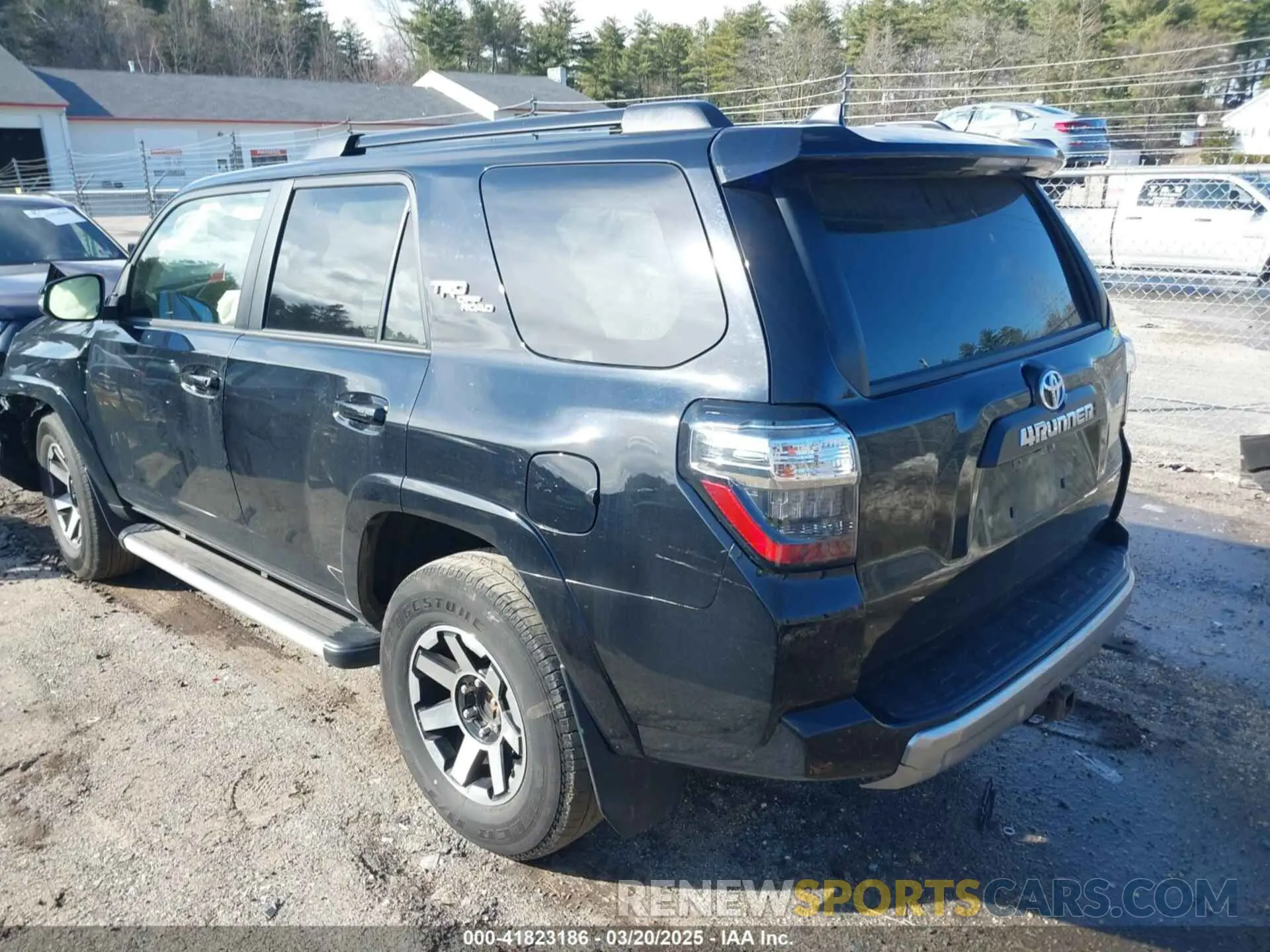 3 Photograph of a damaged car JTERU5JR1M5970644 TOYOTA 4RUNNER 2021