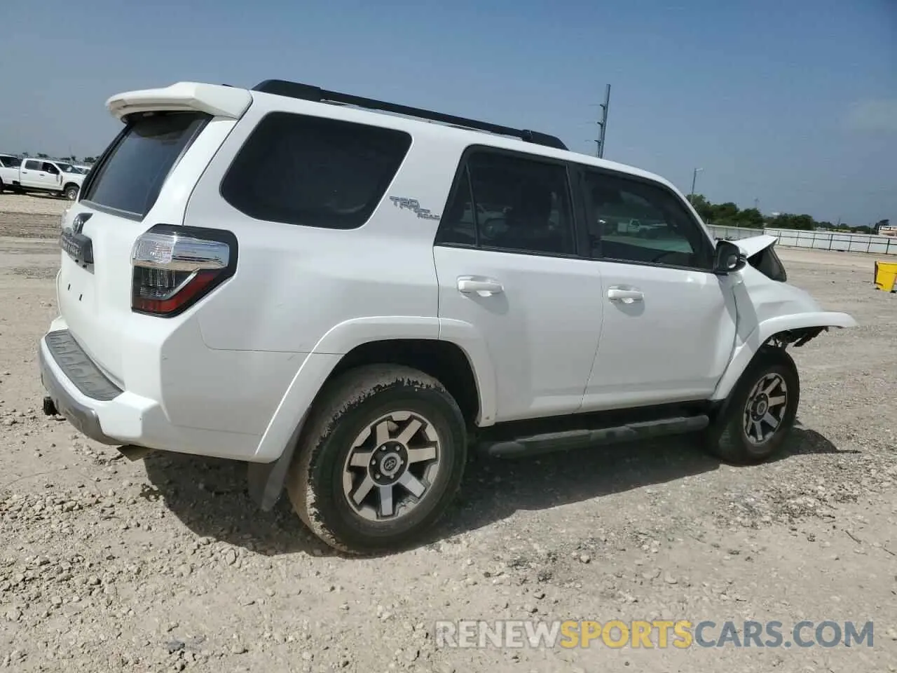 3 Photograph of a damaged car JTERU5JR2M5886820 TOYOTA 4RUNNER 2021