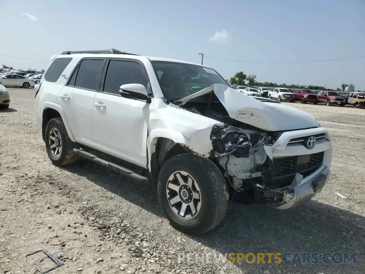 4 Photograph of a damaged car JTERU5JR2M5886820 TOYOTA 4RUNNER 2021