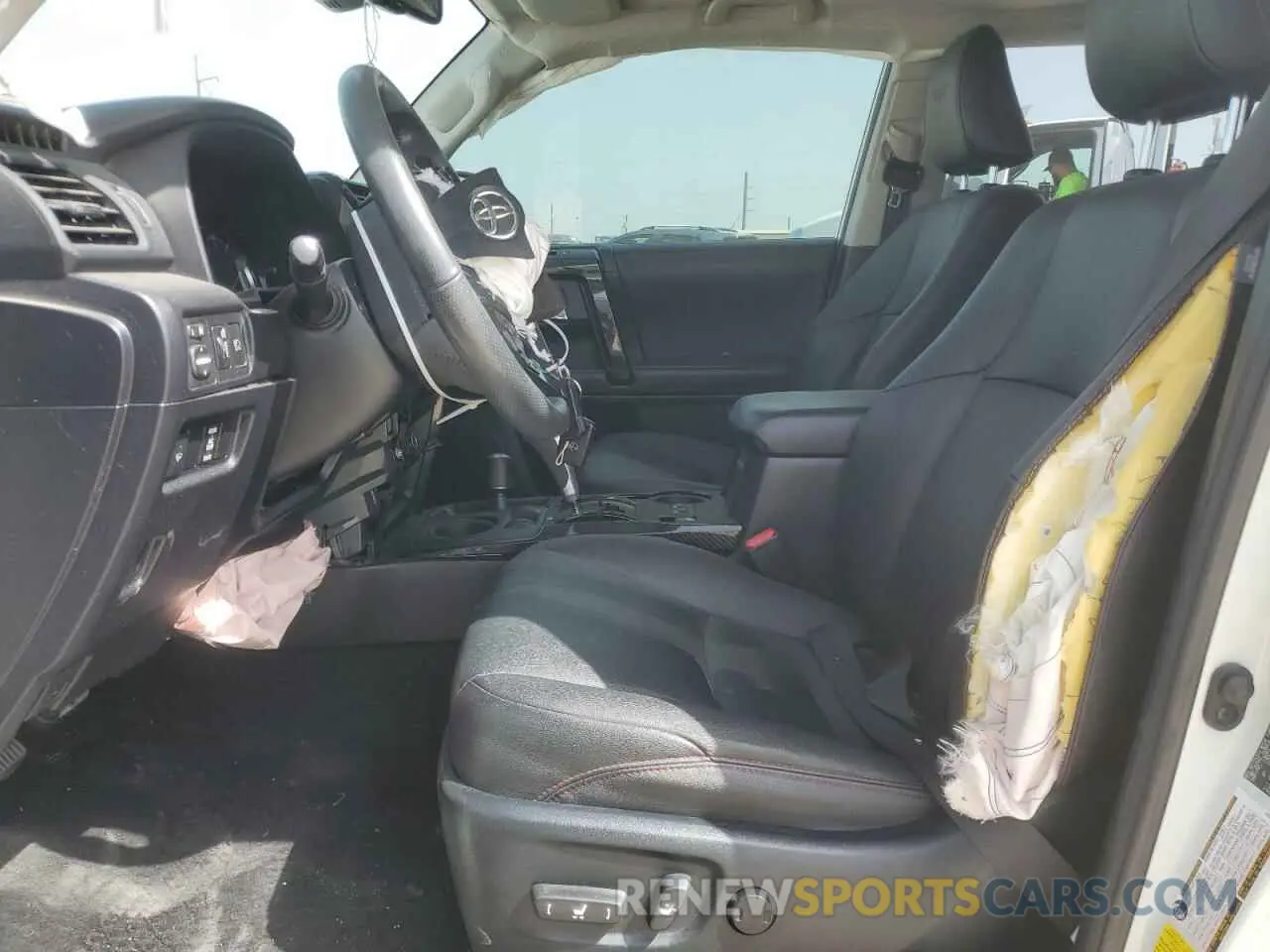 7 Photograph of a damaged car JTERU5JR2M5886820 TOYOTA 4RUNNER 2021
