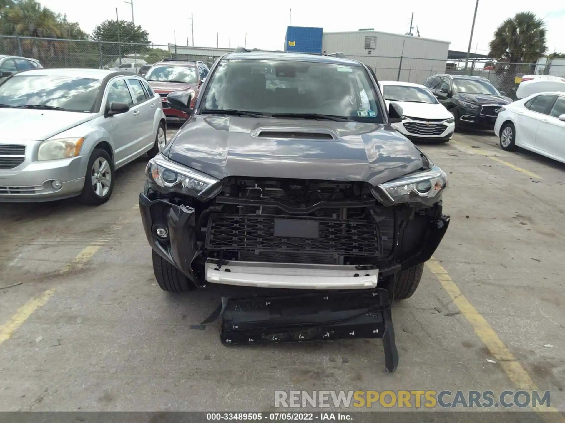 6 Photograph of a damaged car JTERU5JR2M5920156 TOYOTA 4RUNNER 2021