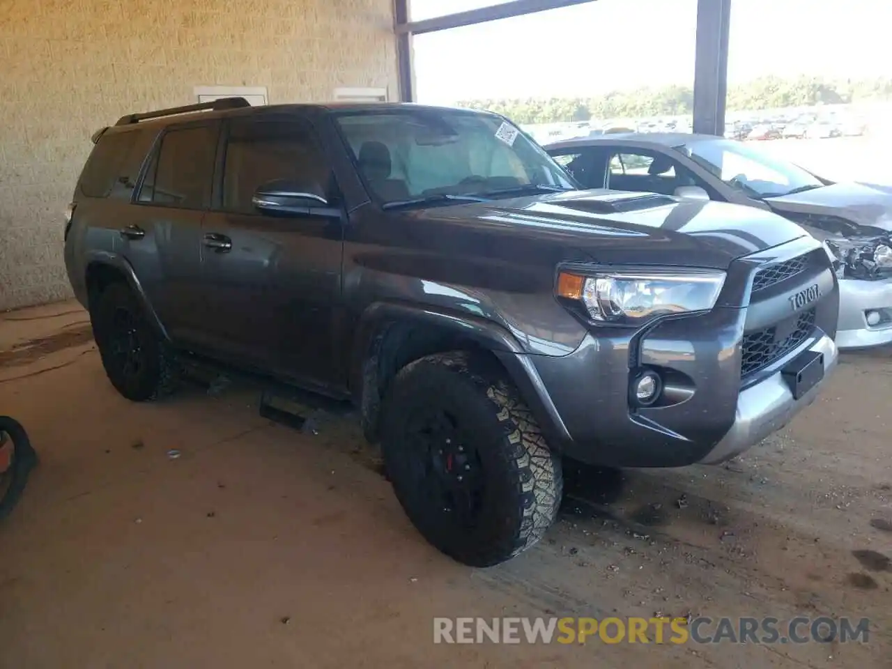 1 Photograph of a damaged car JTERU5JR2M5922280 TOYOTA 4RUNNER 2021