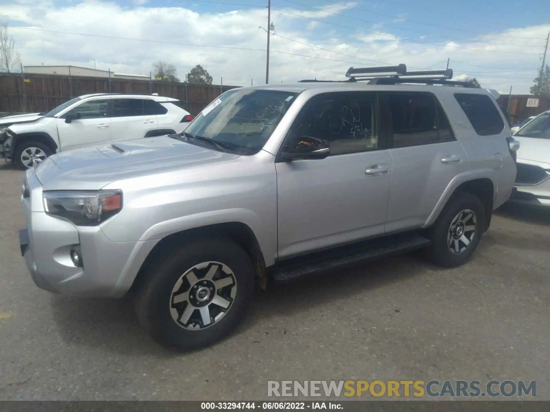 2 Photograph of a damaged car JTERU5JR2M5933974 TOYOTA 4RUNNER 2021