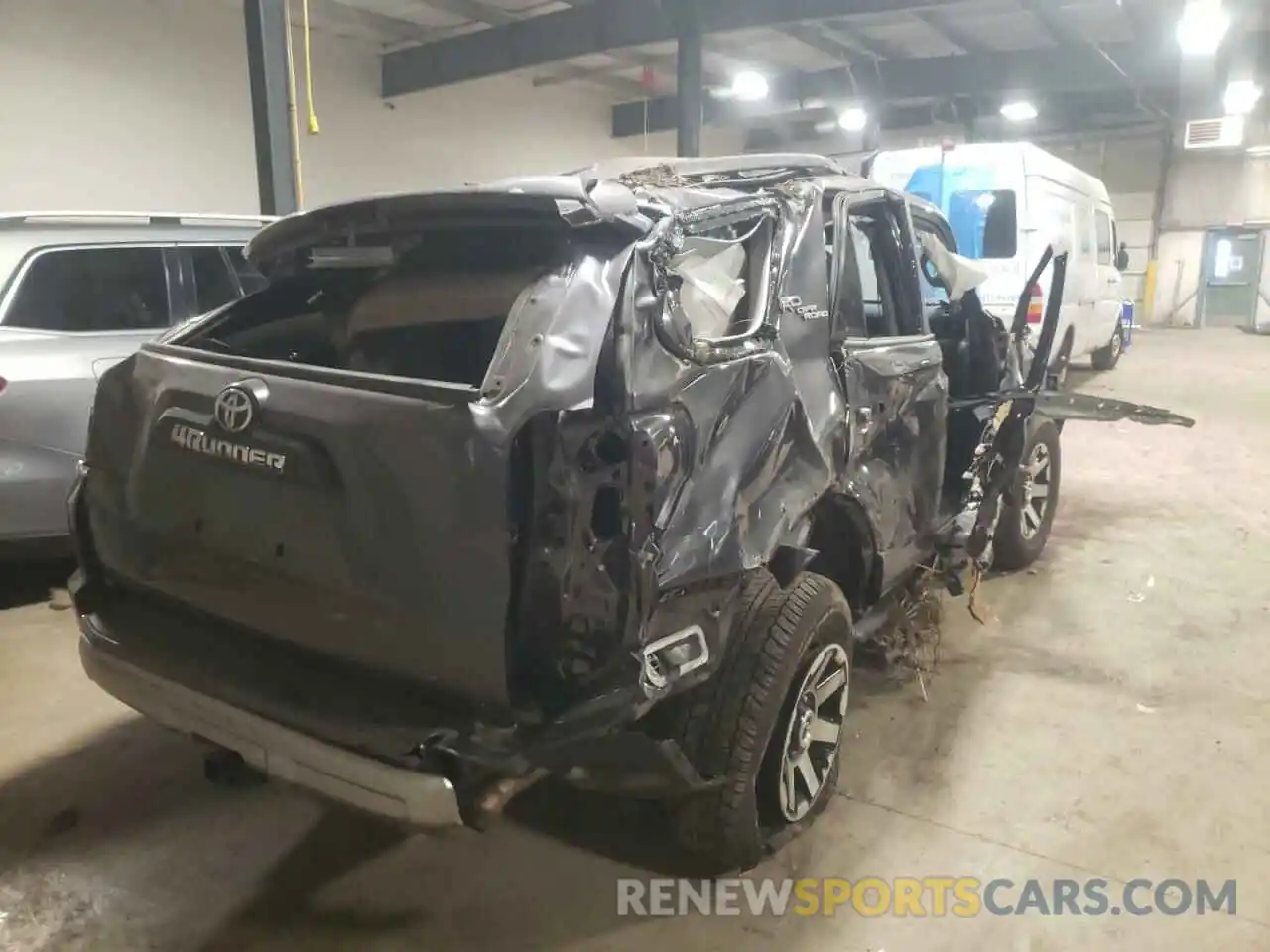 4 Photograph of a damaged car JTERU5JR2M5939077 TOYOTA 4RUNNER 2021