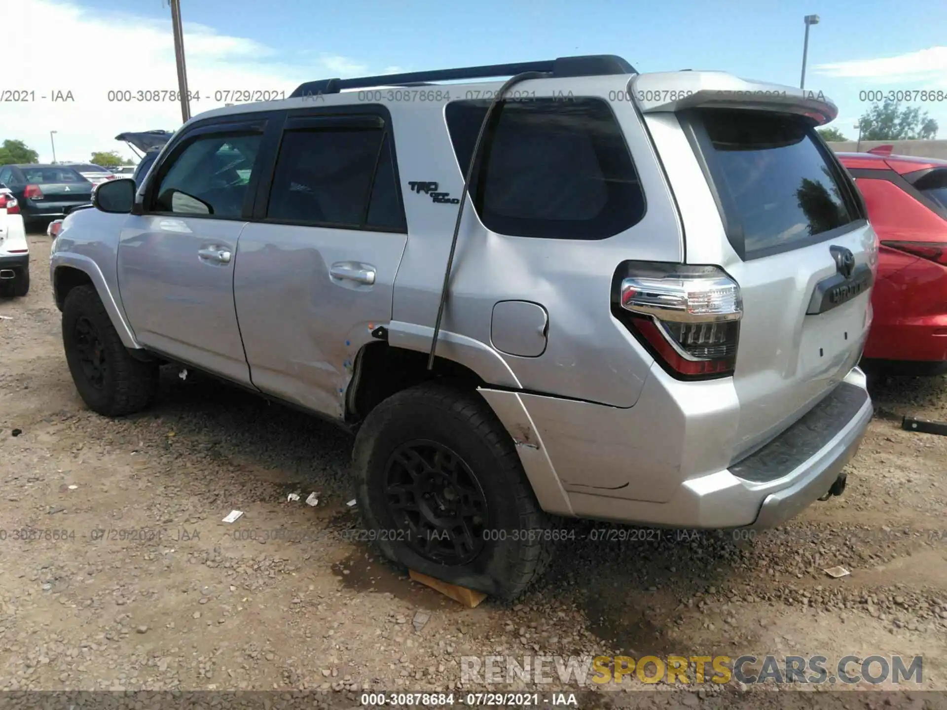 3 Photograph of a damaged car JTERU5JR3M5843023 TOYOTA 4RUNNER 2021