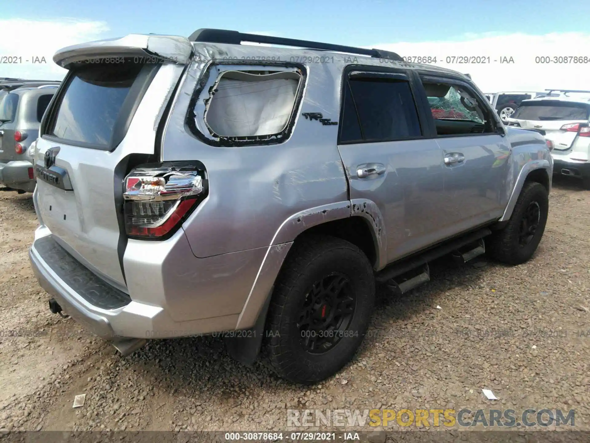 4 Photograph of a damaged car JTERU5JR3M5843023 TOYOTA 4RUNNER 2021