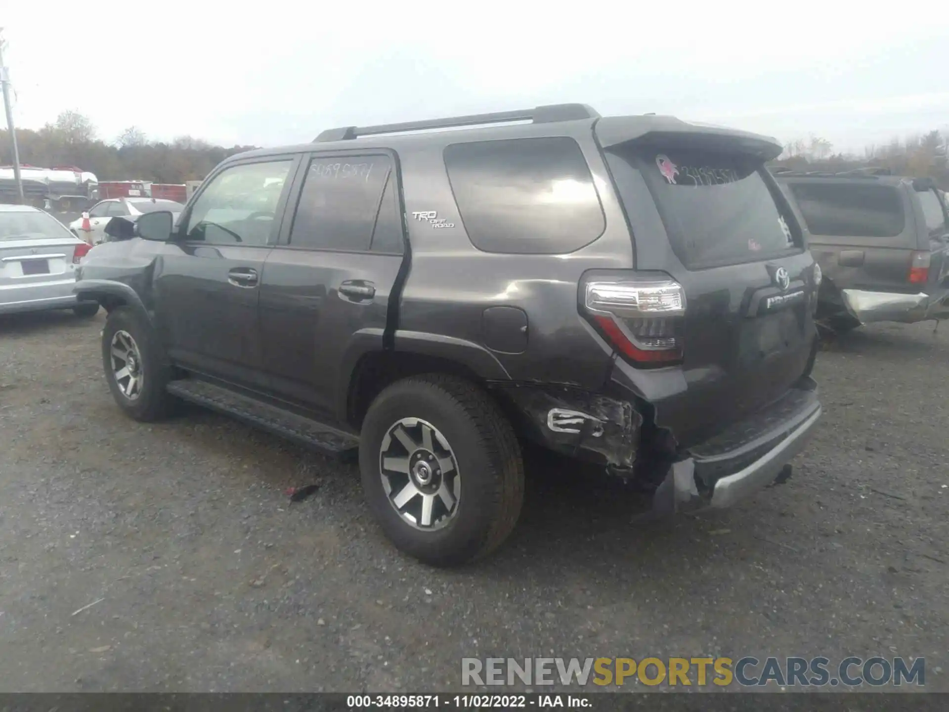 3 Photograph of a damaged car JTERU5JR3M5858850 TOYOTA 4RUNNER 2021