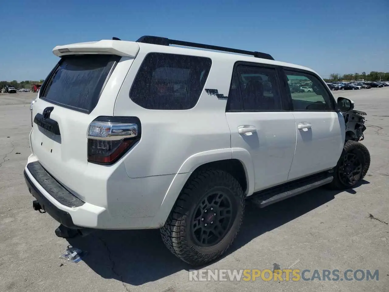 3 Photograph of a damaged car JTERU5JR3M5863479 TOYOTA 4RUNNER 2021
