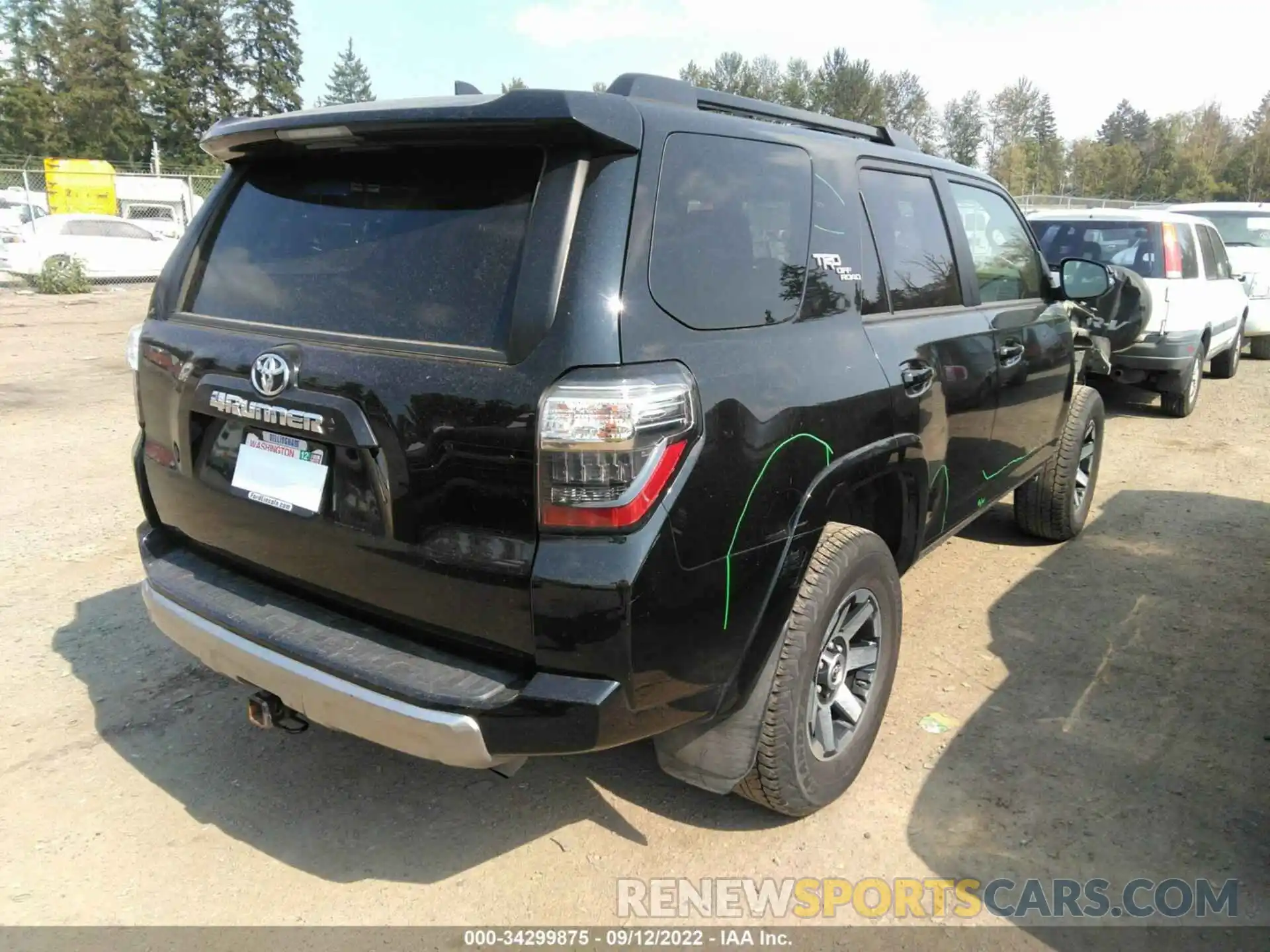 4 Photograph of a damaged car JTERU5JR3M5874000 TOYOTA 4RUNNER 2021