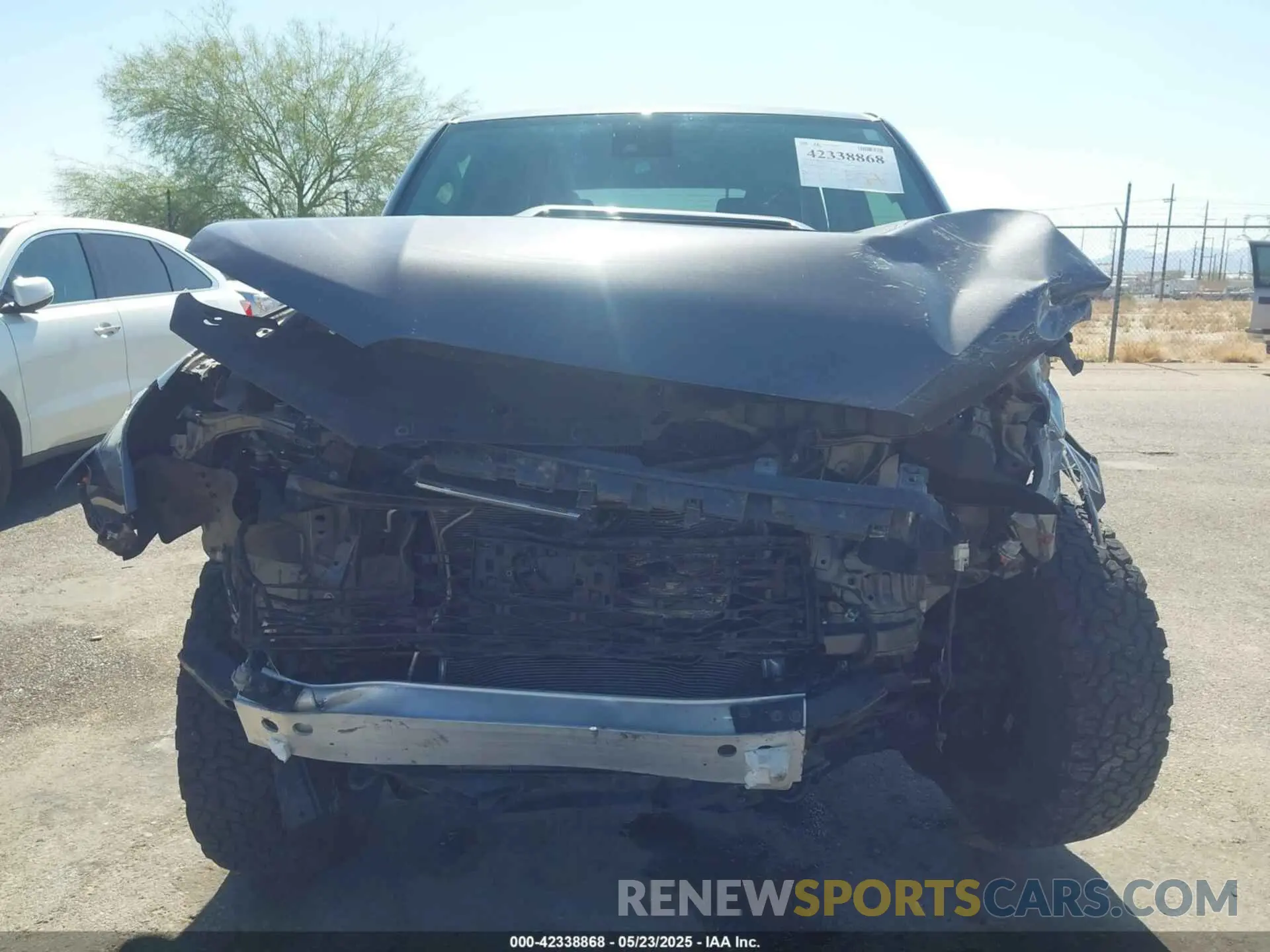 12 Photograph of a damaged car JTERU5JR3M5879360 TOYOTA 4RUNNER 2021