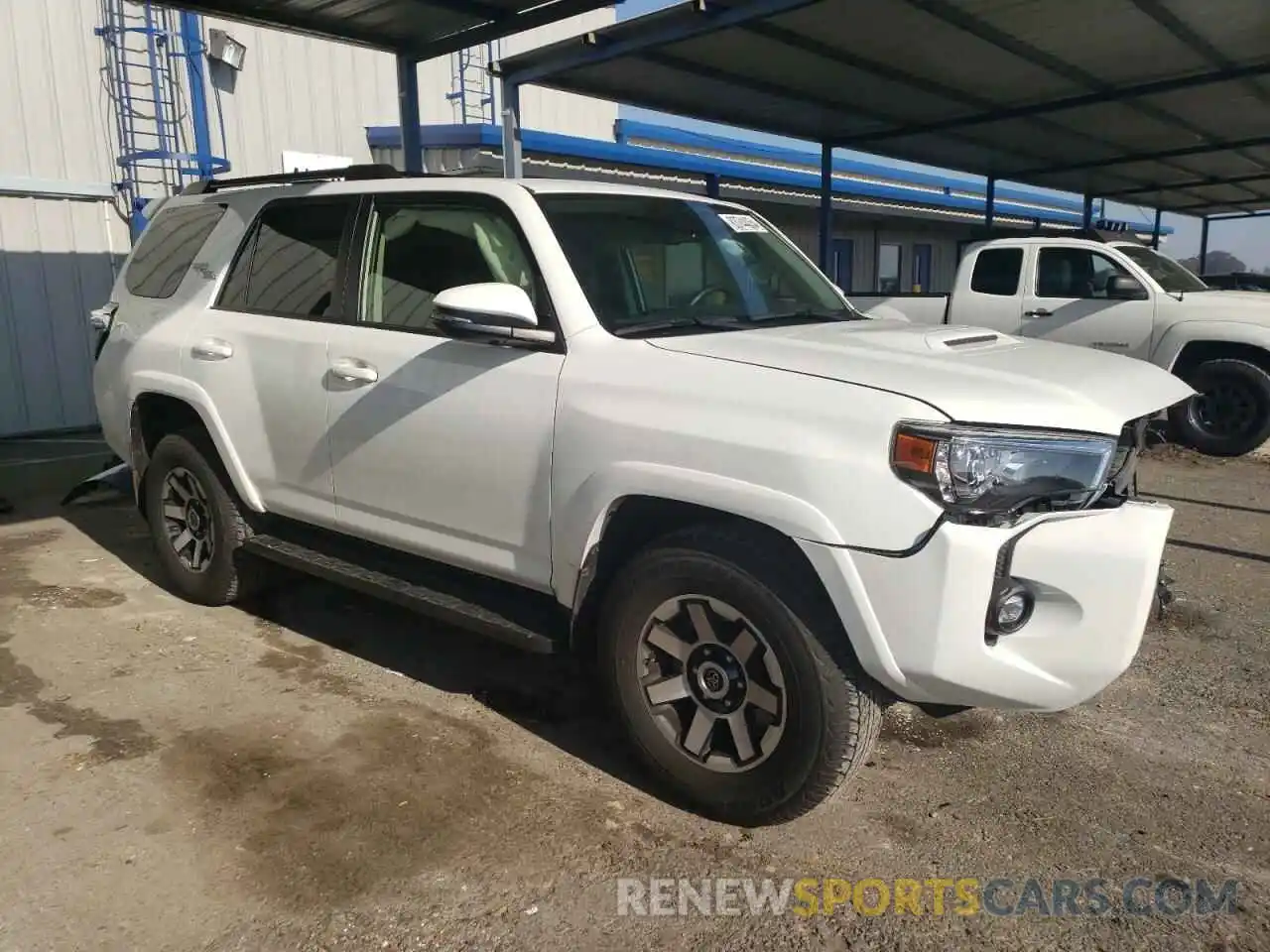 4 Photograph of a damaged car JTERU5JR3M5897602 TOYOTA 4RUNNER 2021