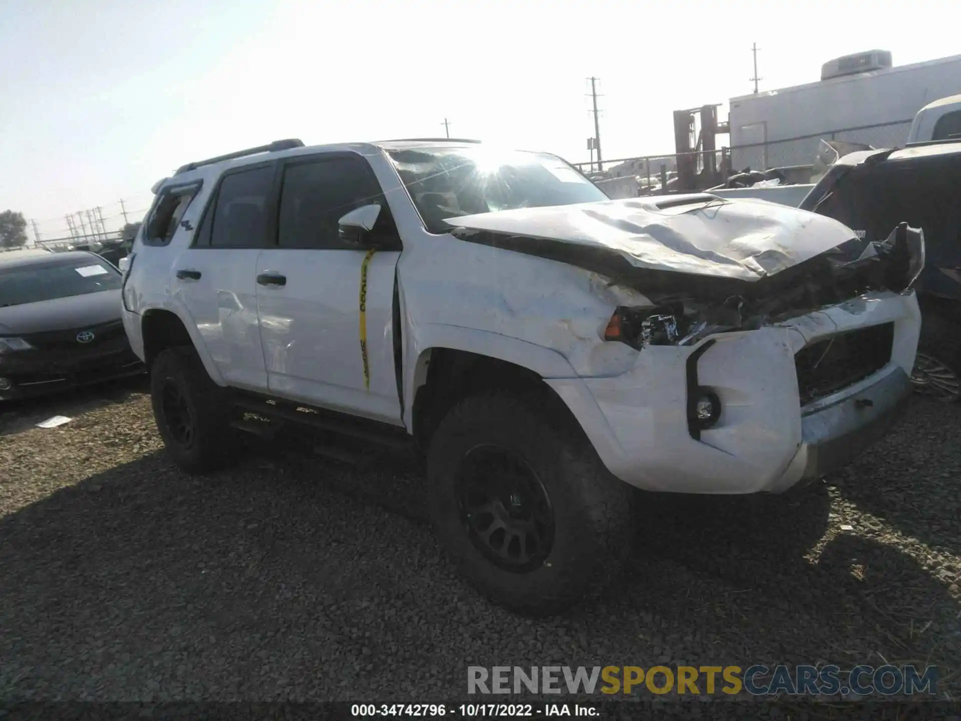 1 Photograph of a damaged car JTERU5JR3M5899852 TOYOTA 4RUNNER 2021