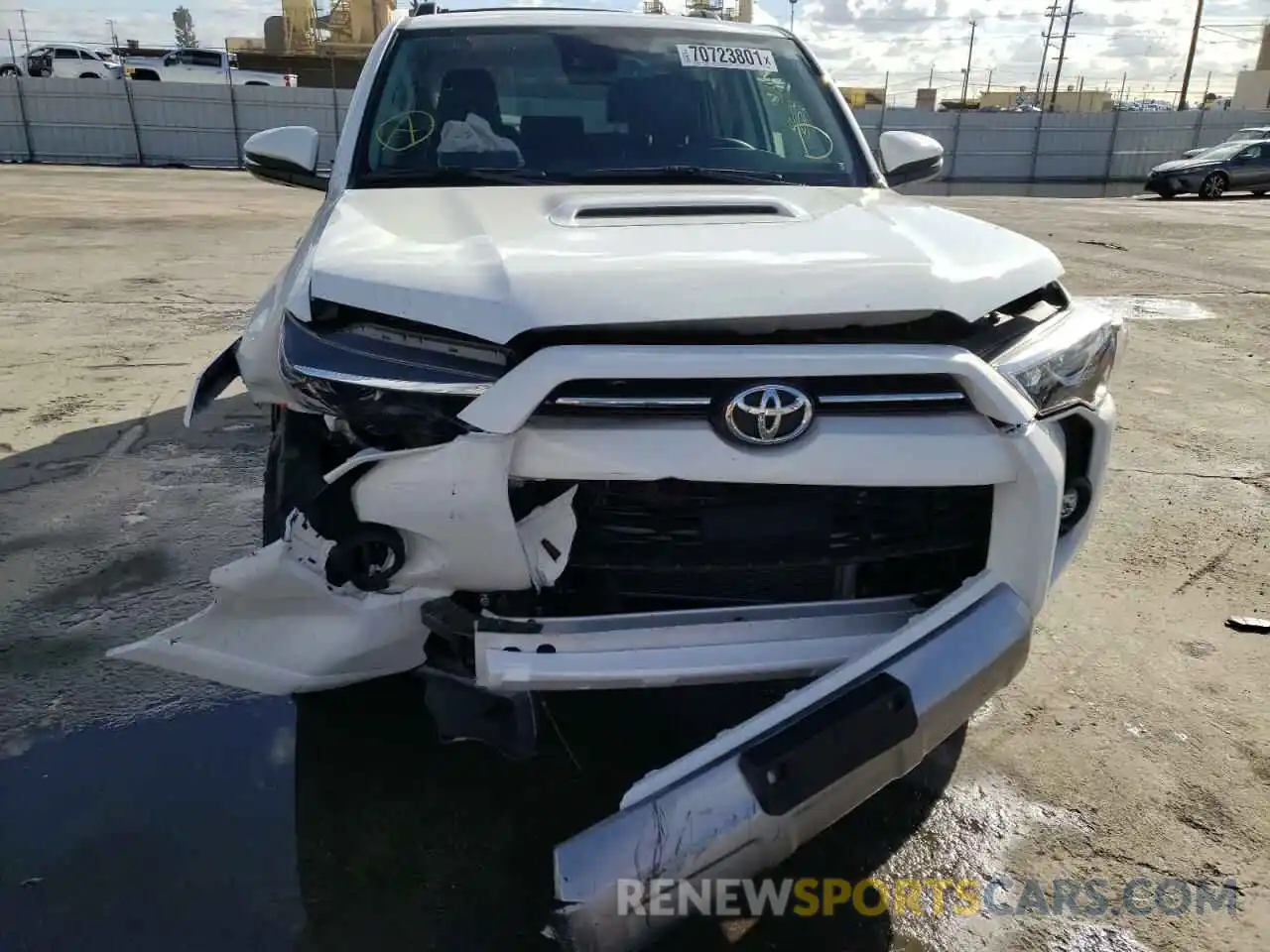 9 Photograph of a damaged car JTERU5JR3M5912695 TOYOTA 4RUNNER 2021