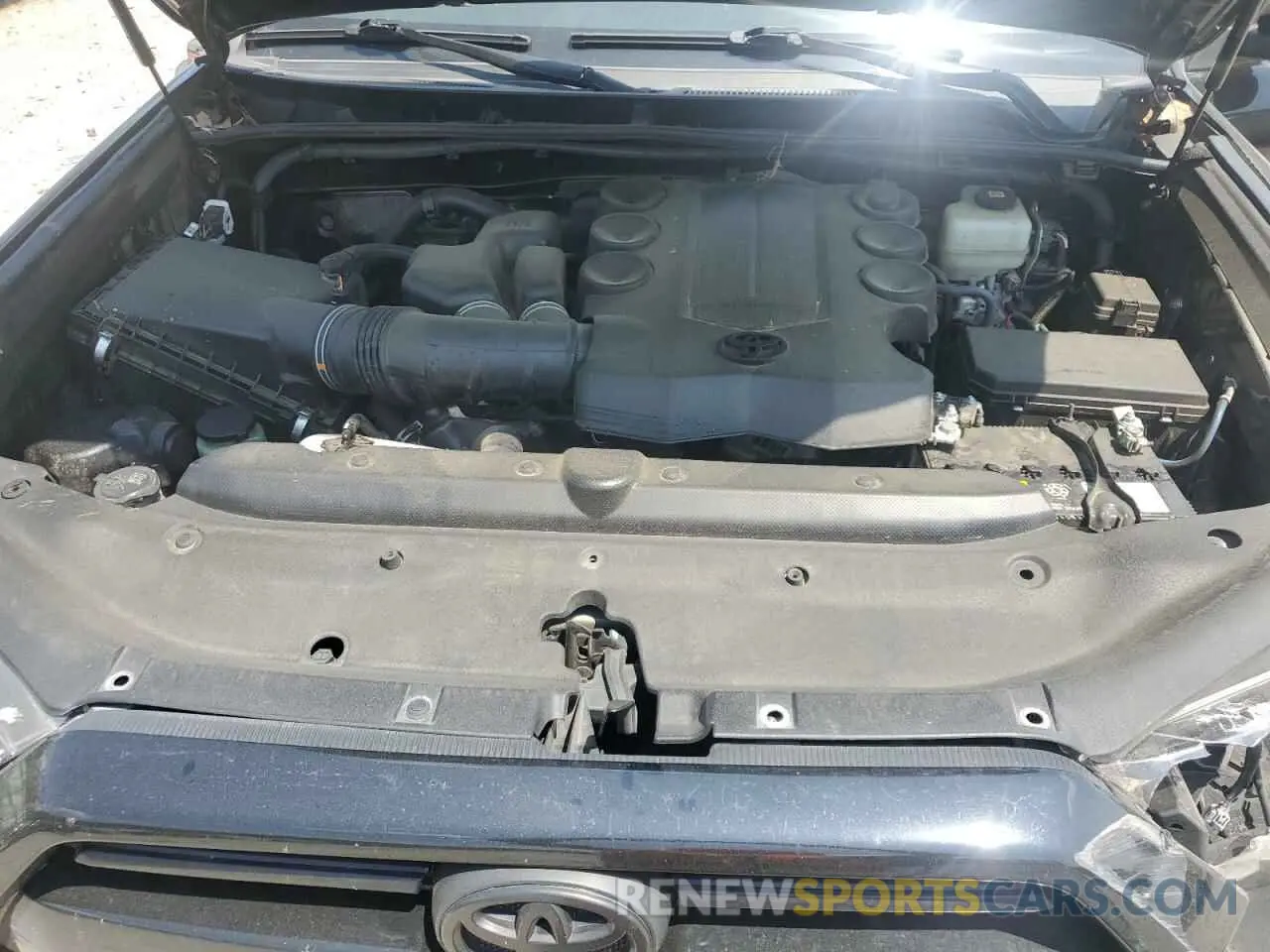 12 Photograph of a damaged car JTERU5JR3M5915631 TOYOTA 4RUNNER 2021