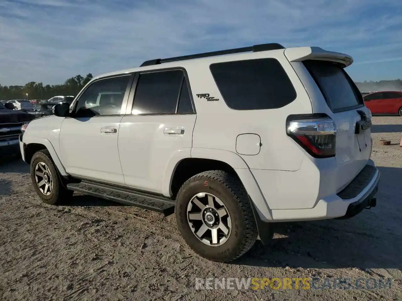 2 Photograph of a damaged car JTERU5JR3M5931327 TOYOTA 4RUNNER 2021