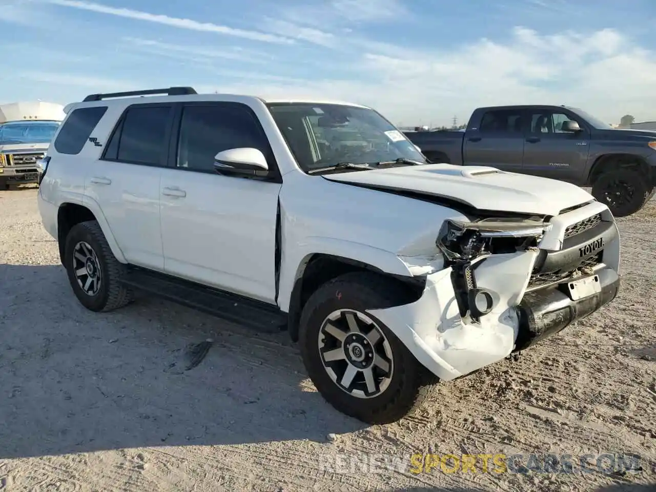 4 Photograph of a damaged car JTERU5JR3M5931327 TOYOTA 4RUNNER 2021