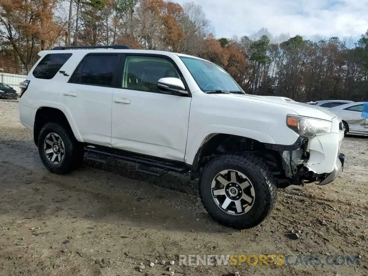 4 Photograph of a damaged car JTERU5JR4M5860249 TOYOTA 4RUNNER 2021