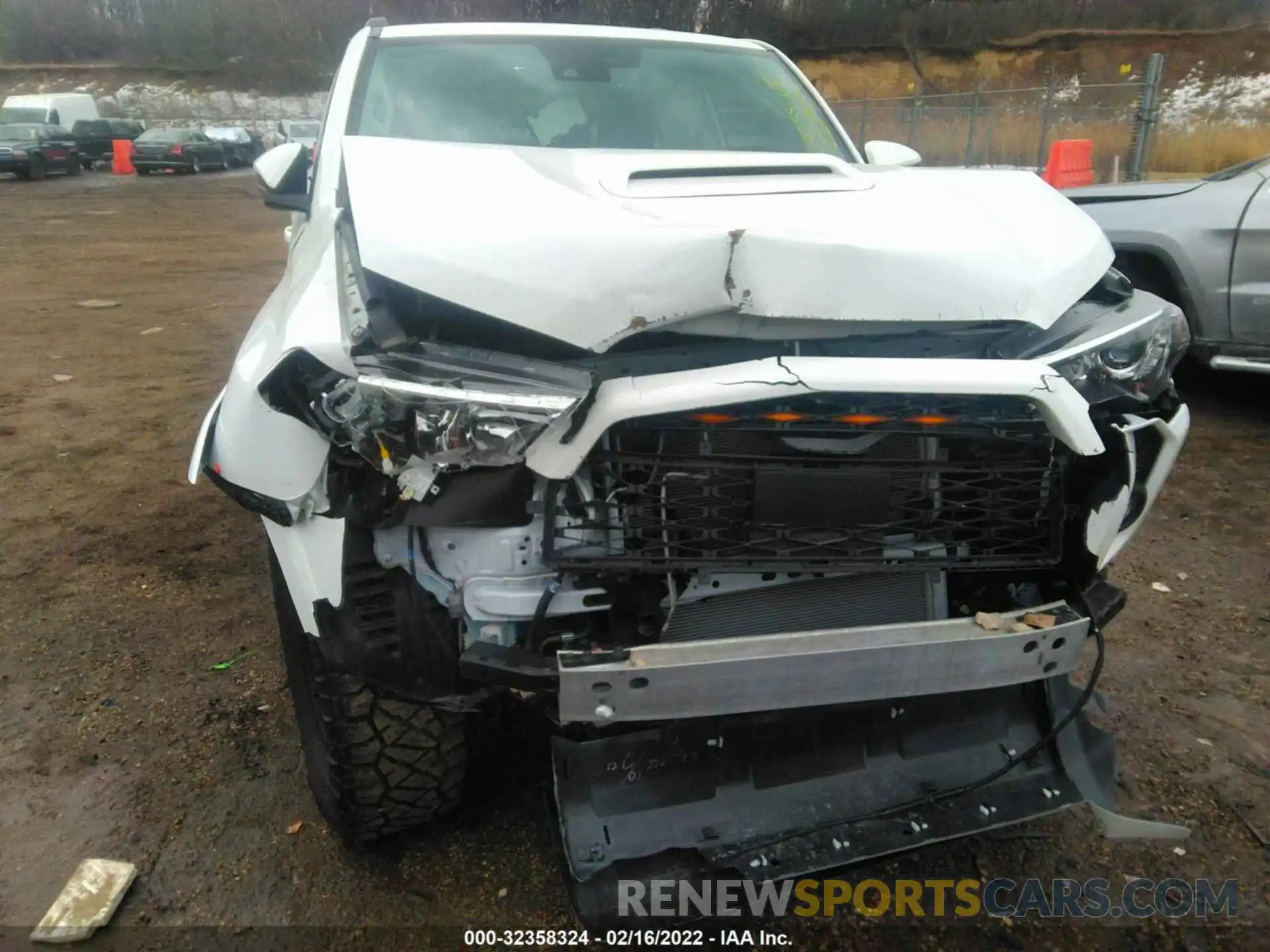 6 Photograph of a damaged car JTERU5JR4M5864978 TOYOTA 4RUNNER 2021