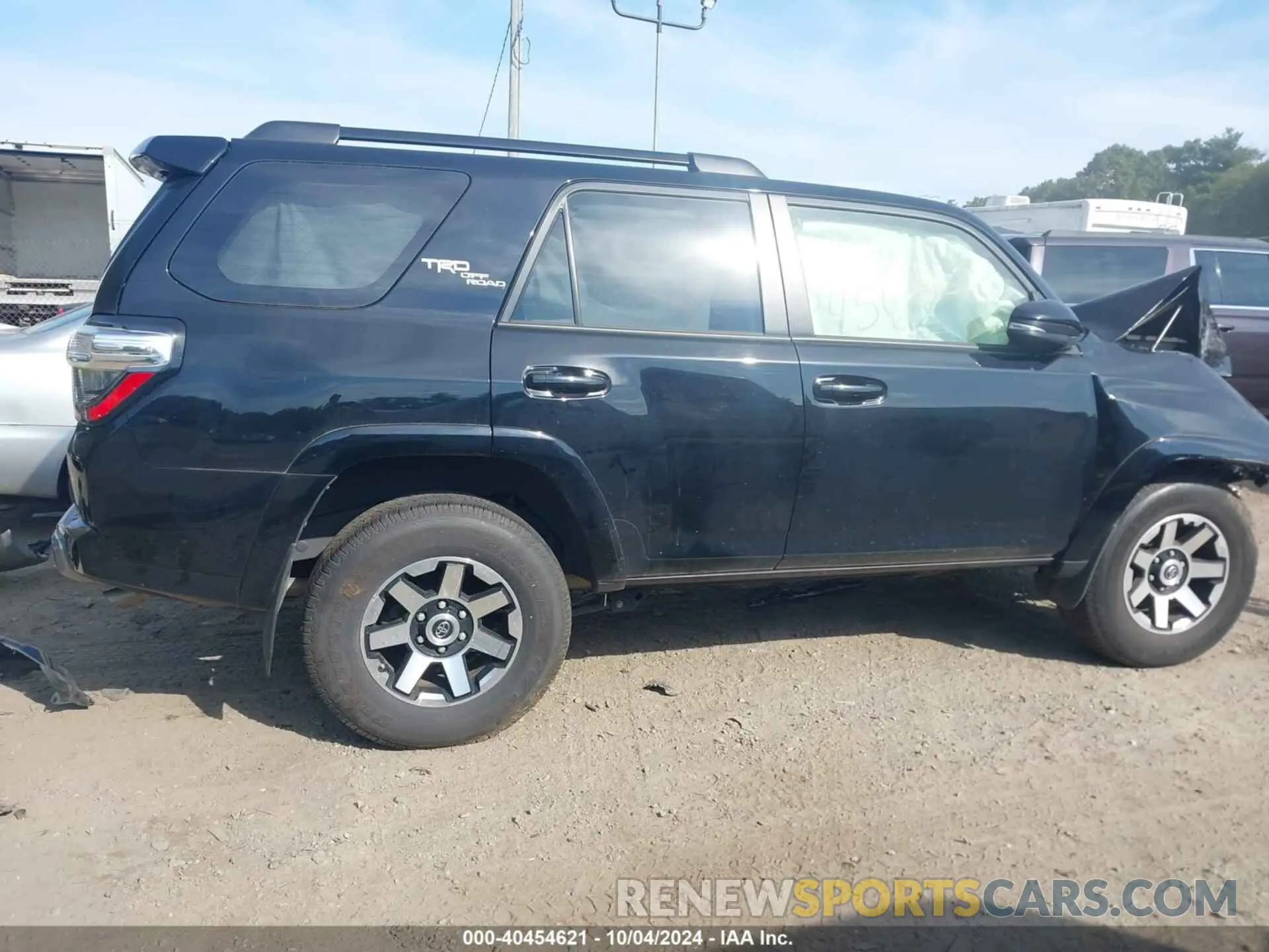13 Photograph of a damaged car JTERU5JR4M5879237 TOYOTA 4RUNNER 2021