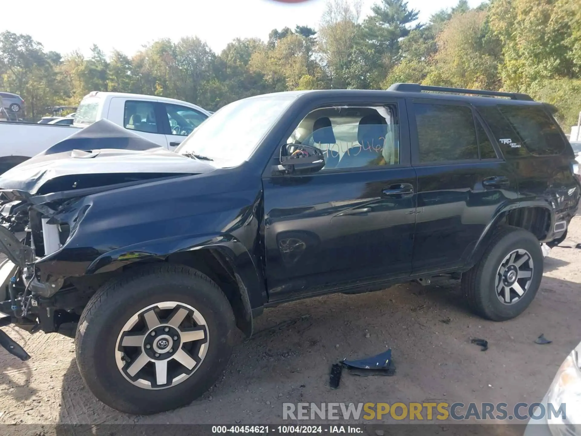 14 Photograph of a damaged car JTERU5JR4M5879237 TOYOTA 4RUNNER 2021