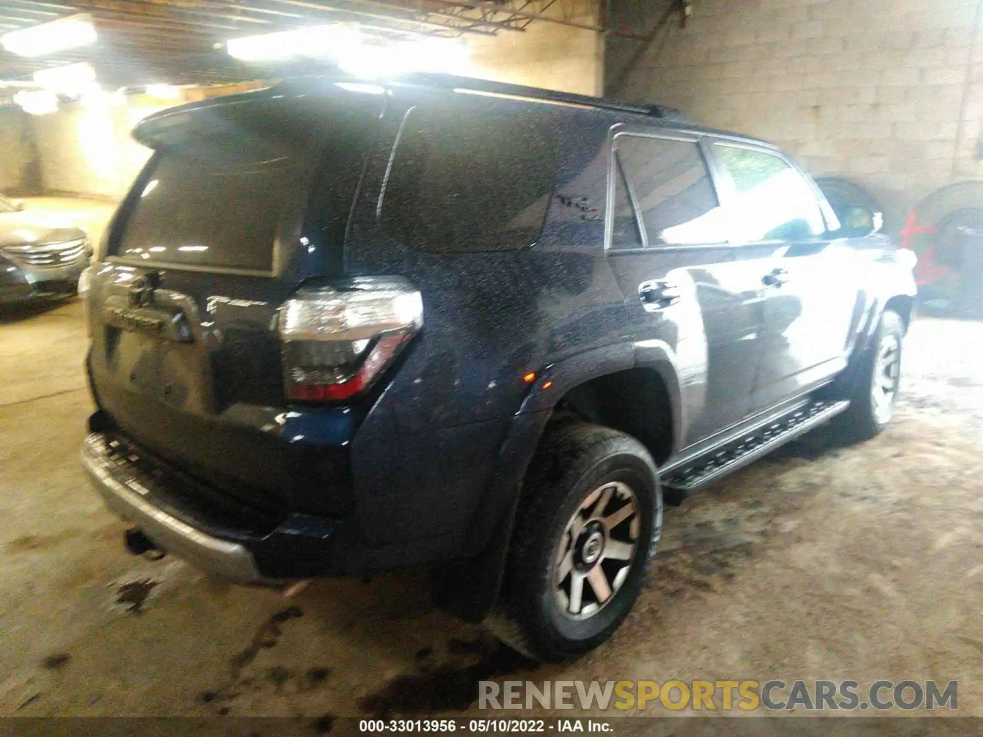 4 Photograph of a damaged car JTERU5JR4M5939498 TOYOTA 4RUNNER 2021