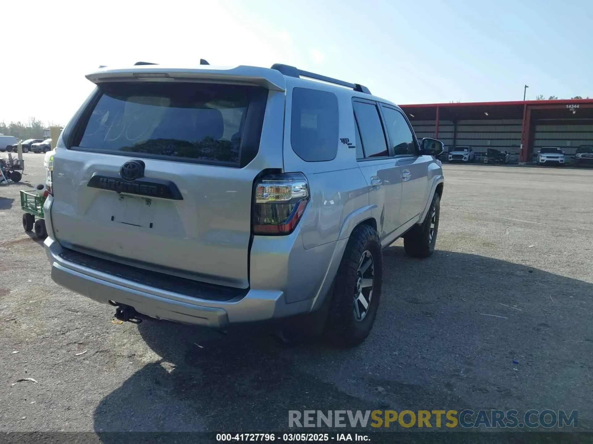 12 Photograph of a damaged car JTERU5JR5M5903450 TOYOTA 4RUNNER 2021