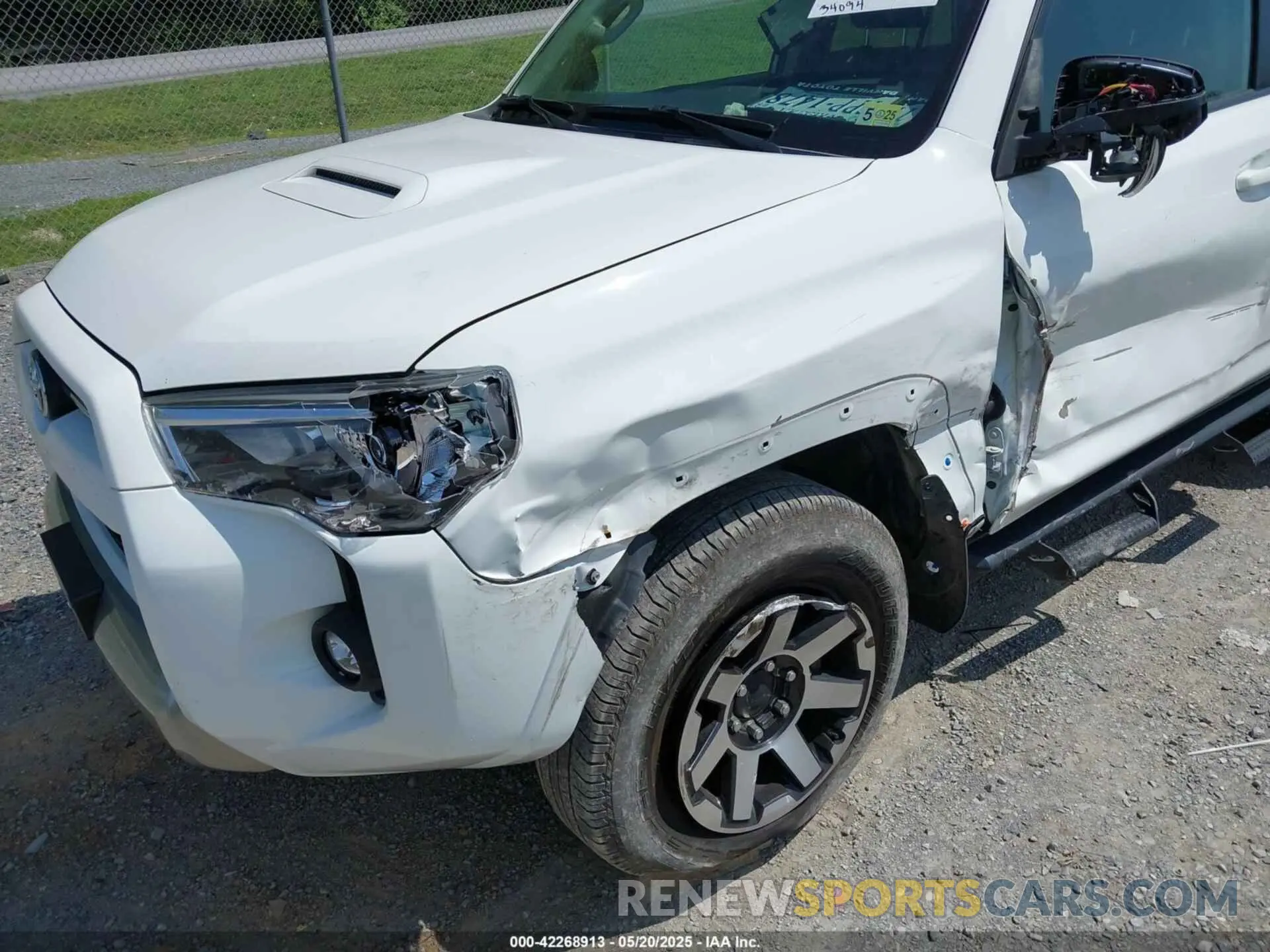 6 Photograph of a damaged car JTERU5JR5M5903979 TOYOTA 4RUNNER 2021
