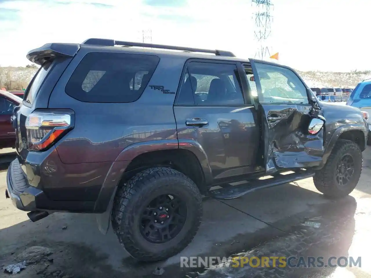 3 Photograph of a damaged car JTERU5JR6M5873830 TOYOTA 4RUNNER 2021