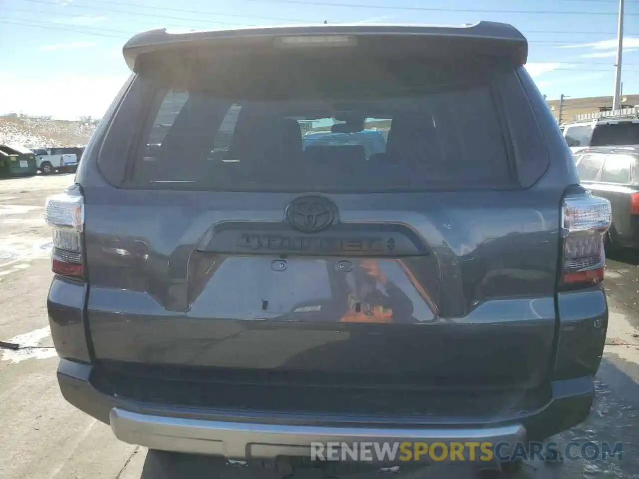 6 Photograph of a damaged car JTERU5JR6M5873830 TOYOTA 4RUNNER 2021