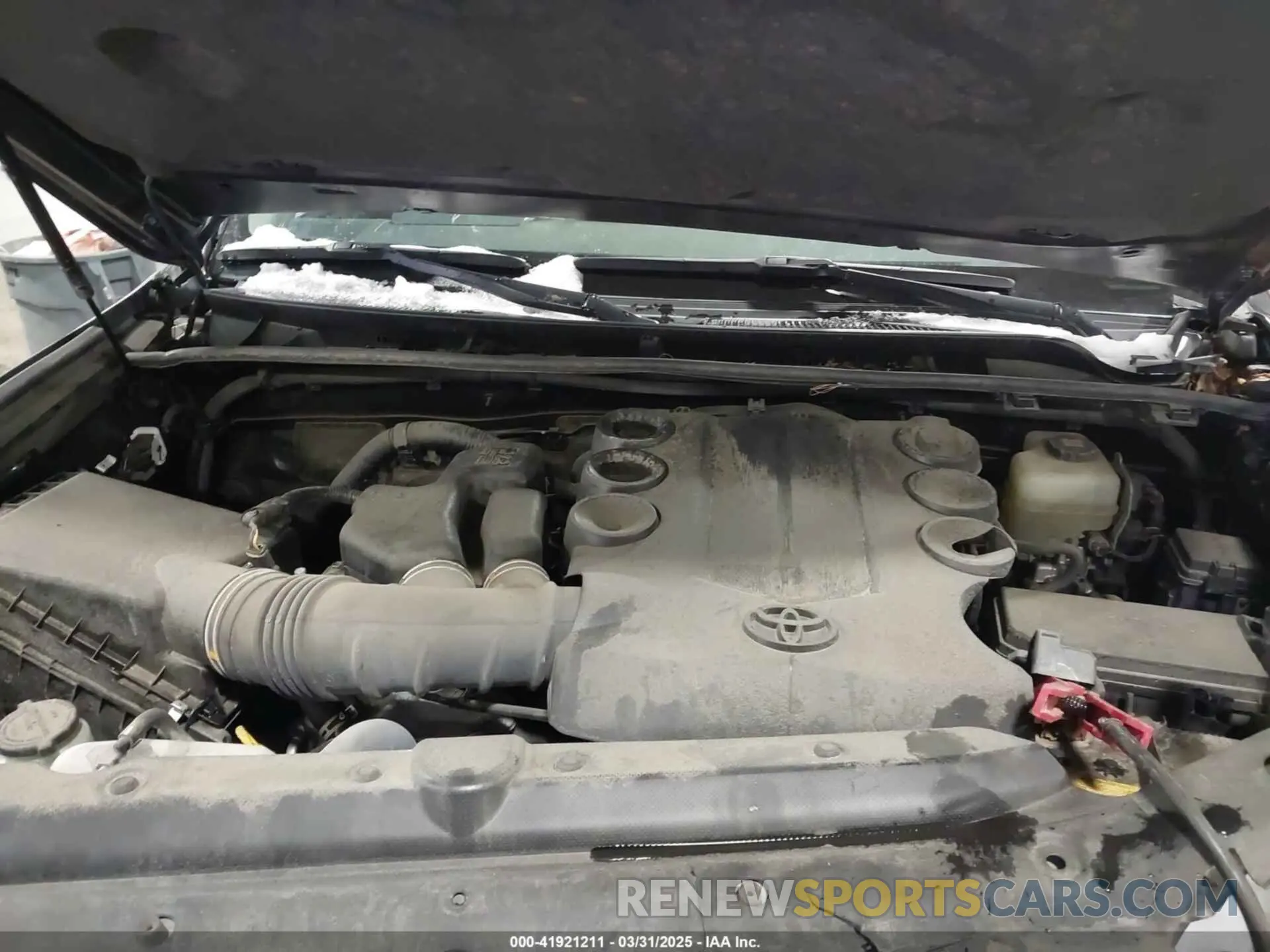 10 Photograph of a damaged car JTERU5JR6M5892569 TOYOTA 4RUNNER 2021
