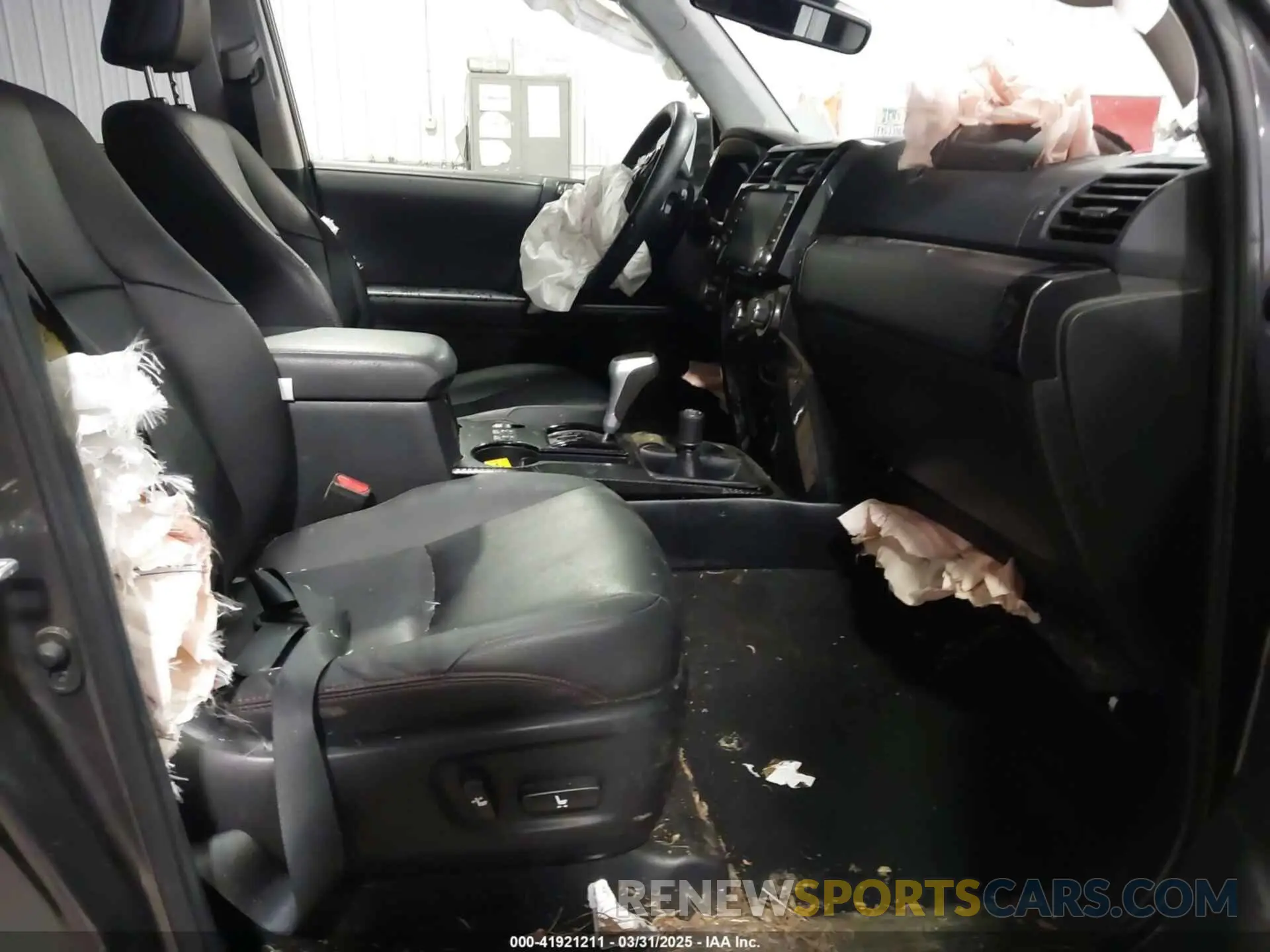 5 Photograph of a damaged car JTERU5JR6M5892569 TOYOTA 4RUNNER 2021