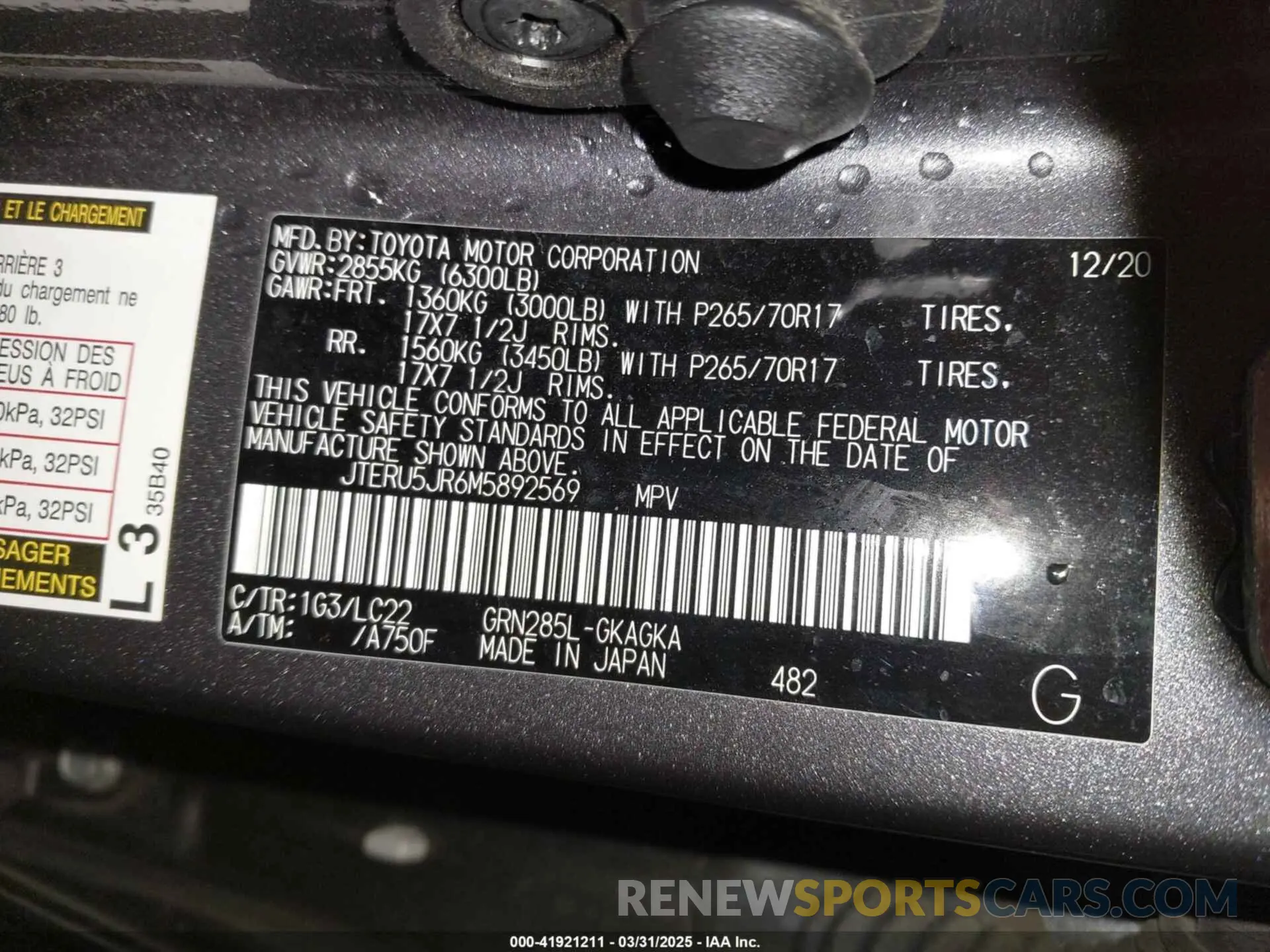 9 Photograph of a damaged car JTERU5JR6M5892569 TOYOTA 4RUNNER 2021