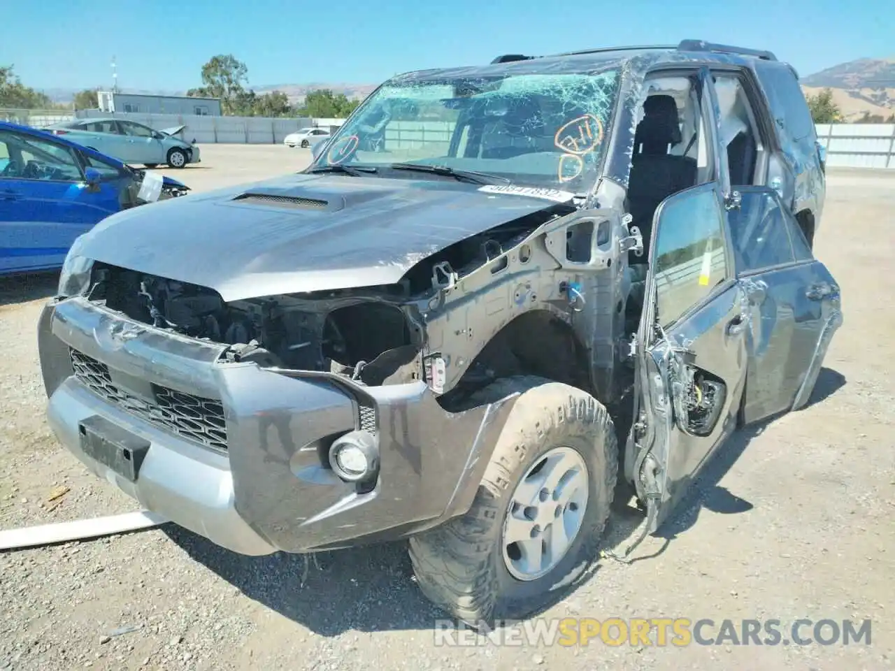 9 Photograph of a damaged car JTERU5JR6M5913226 TOYOTA 4RUNNER 2021