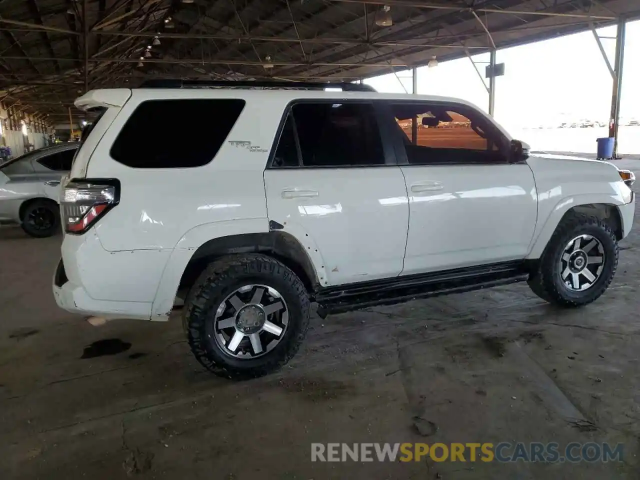 3 Photograph of a damaged car JTERU5JR6M5935341 TOYOTA 4RUNNER 2021