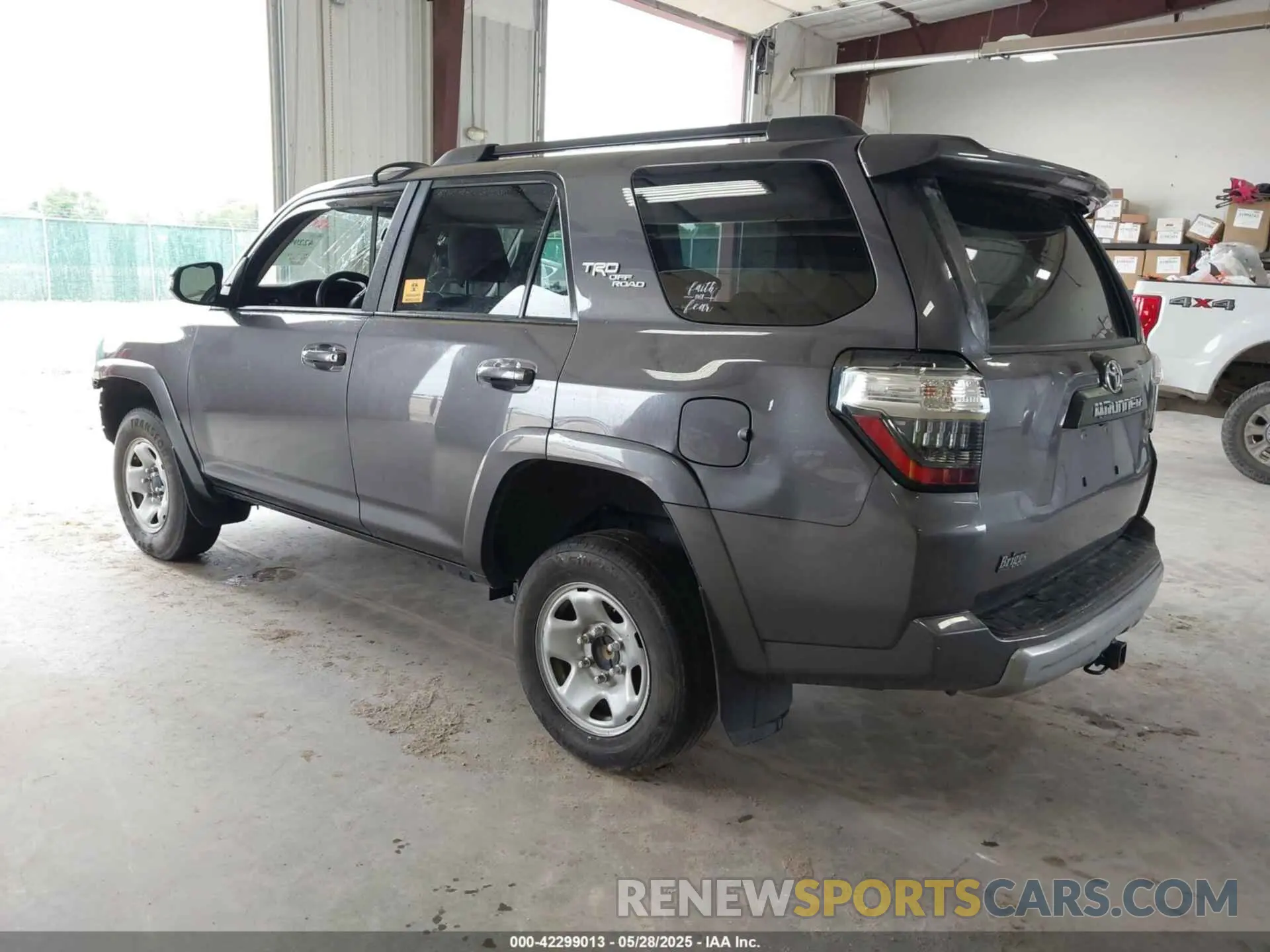 3 Photograph of a damaged car JTERU5JR7M5903918 TOYOTA 4RUNNER 2021