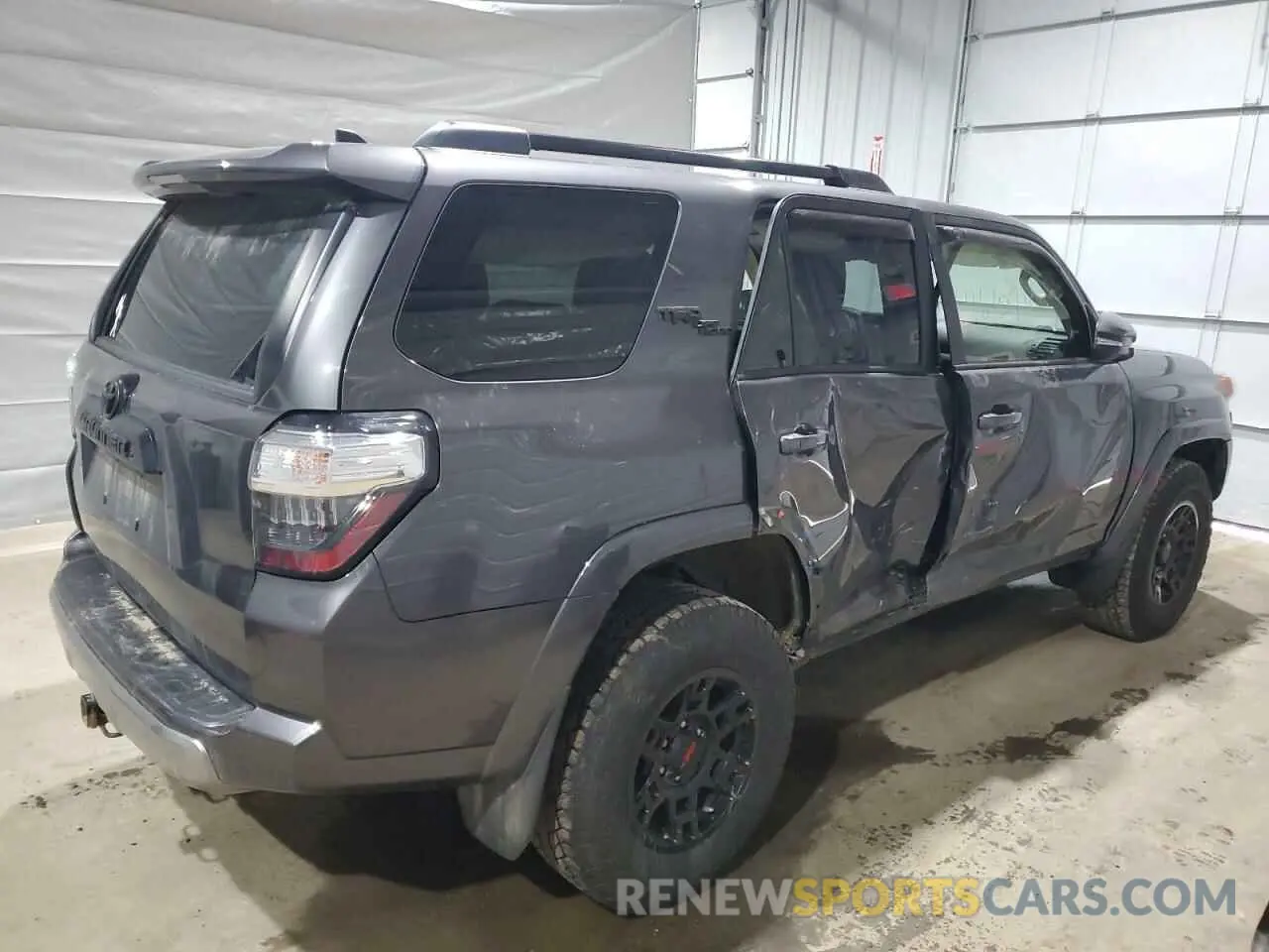 3 Photograph of a damaged car JTERU5JR7M5911940 TOYOTA 4RUNNER 2021