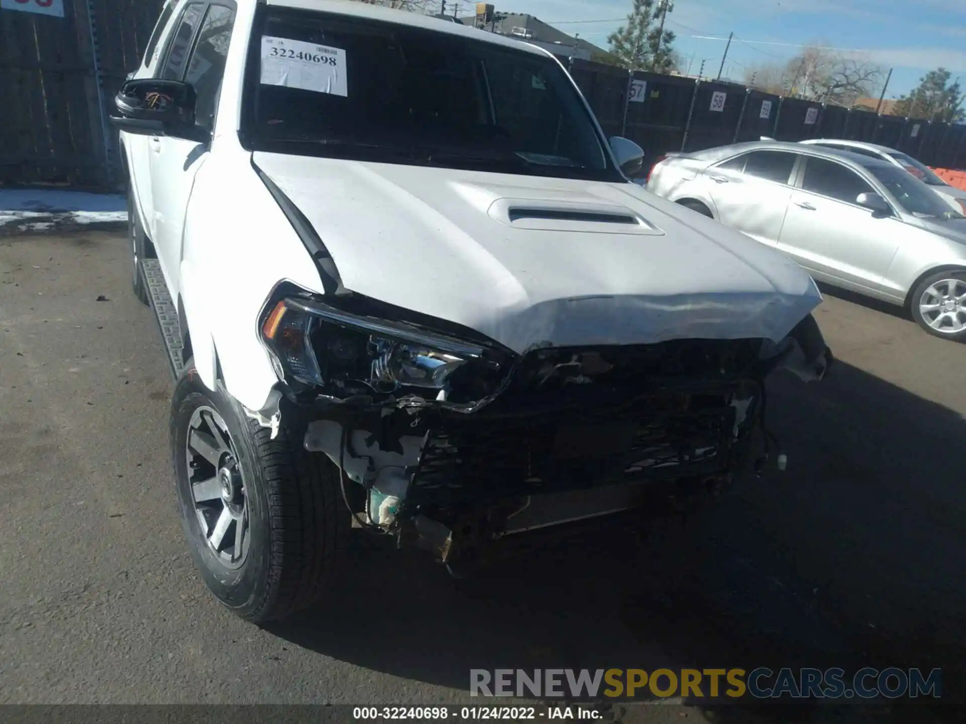 6 Photograph of a damaged car JTERU5JR7M5935526 TOYOTA 4RUNNER 2021