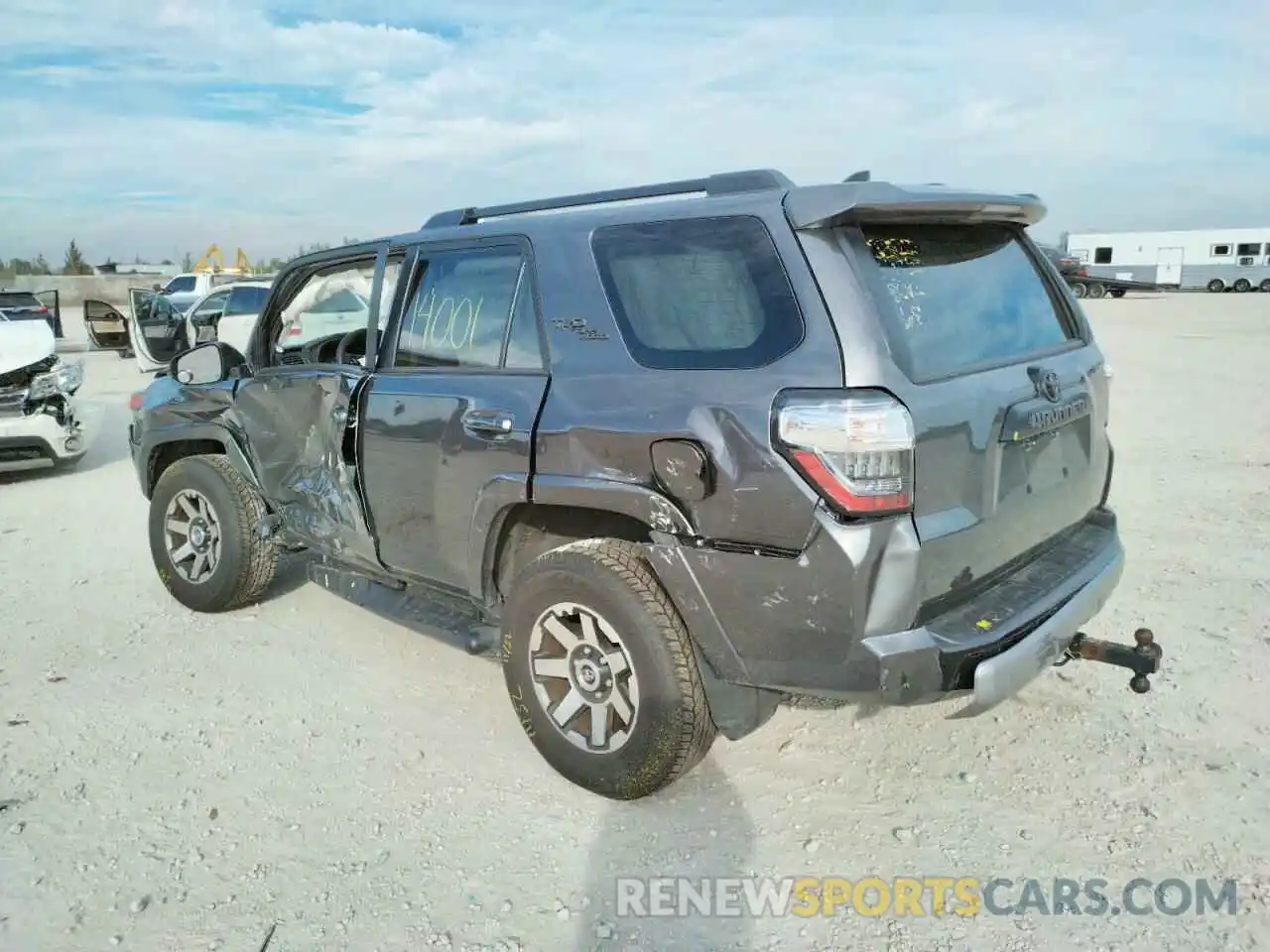 3 Photograph of a damaged car JTERU5JR7M5938992 TOYOTA 4RUNNER 2021