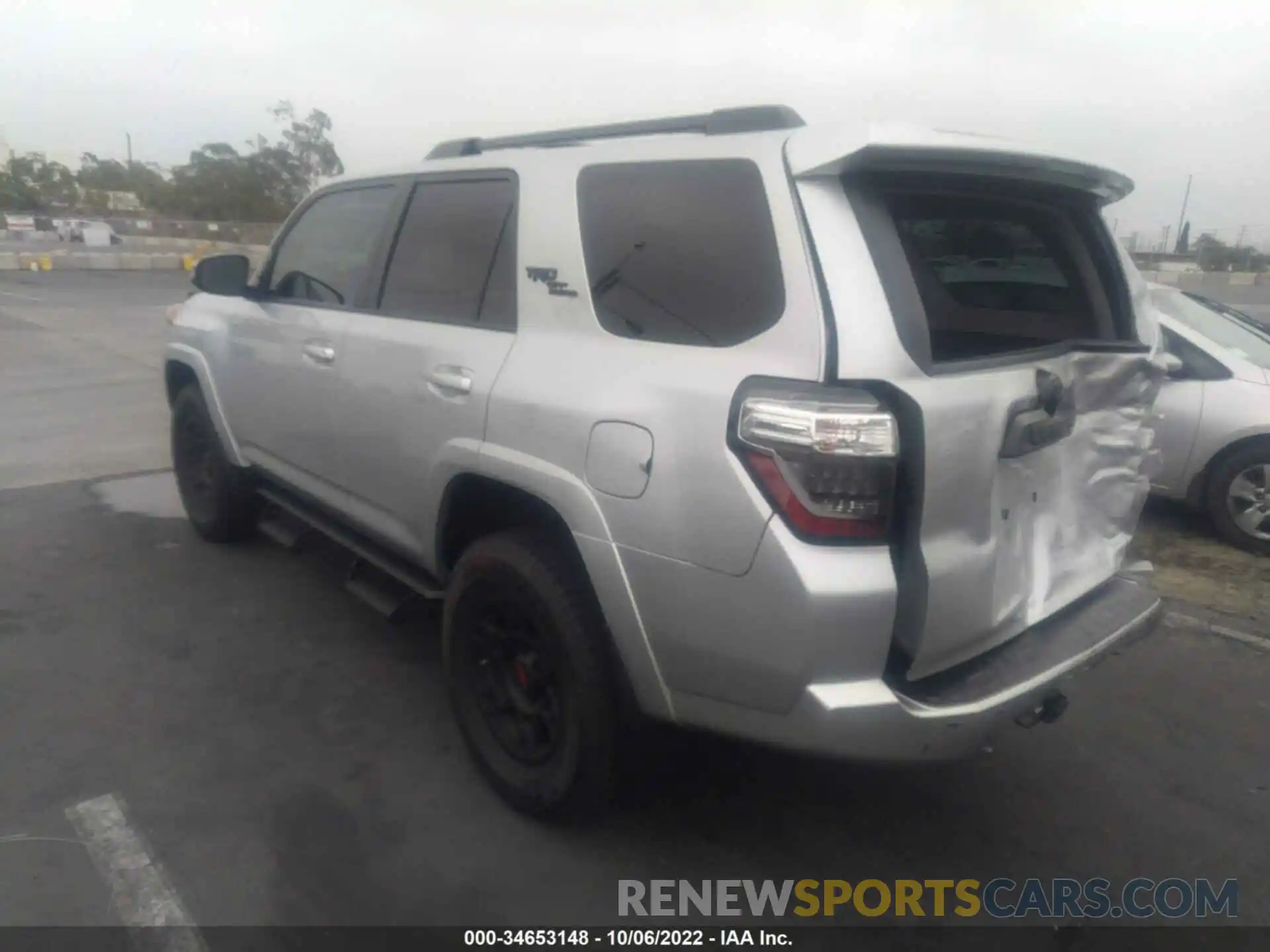 3 Photograph of a damaged car JTERU5JR7M5939530 TOYOTA 4RUNNER 2021