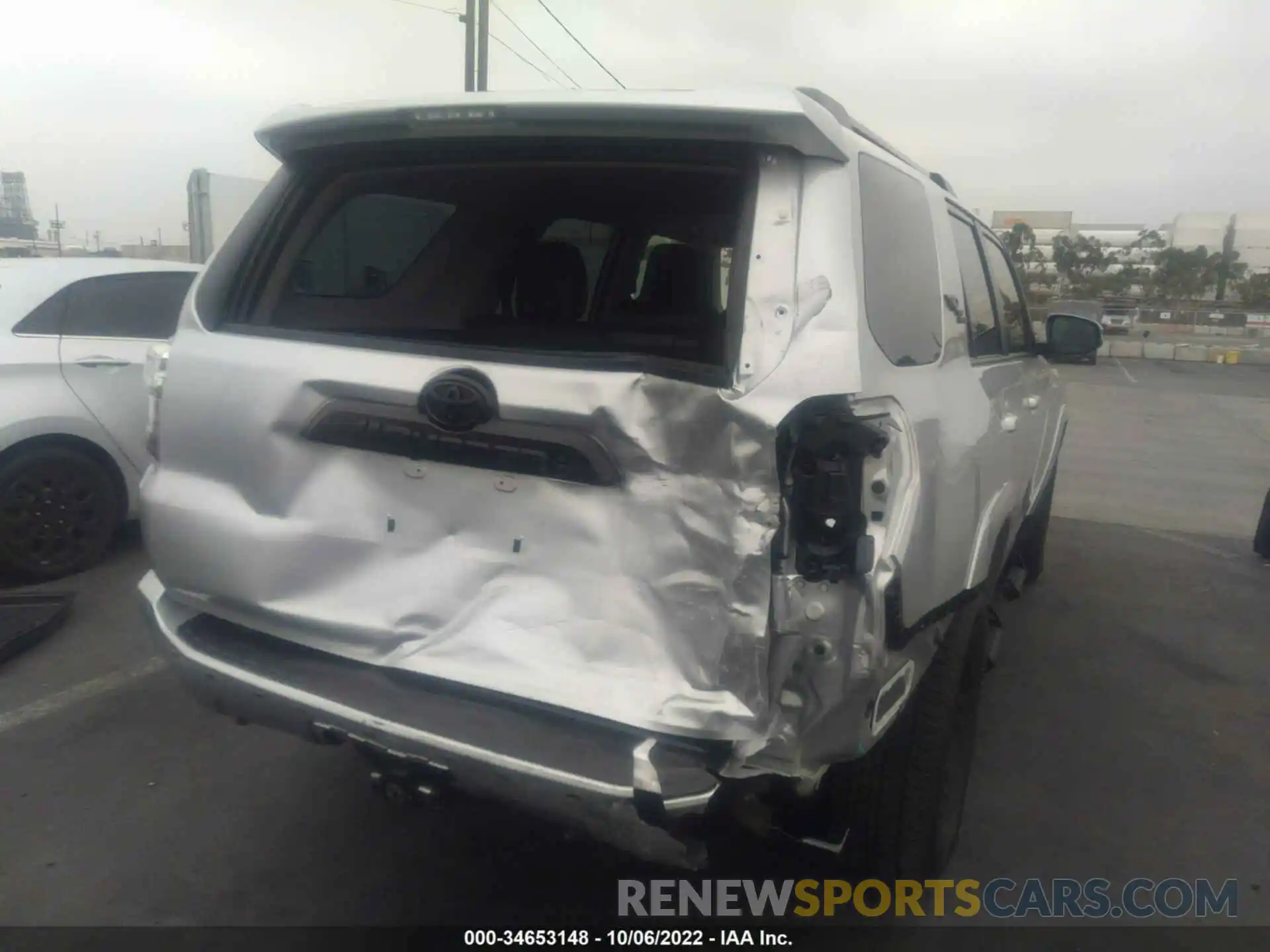 6 Photograph of a damaged car JTERU5JR7M5939530 TOYOTA 4RUNNER 2021