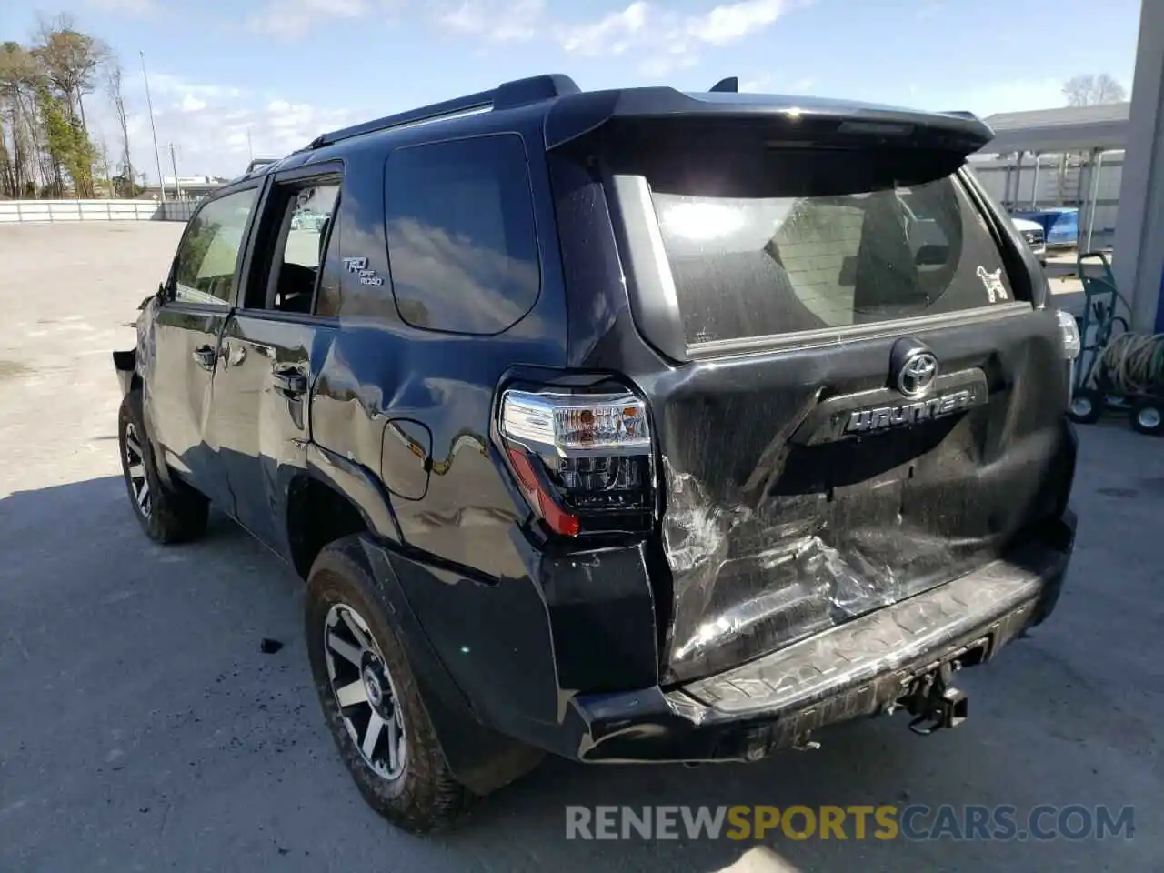 3 Photograph of a damaged car JTERU5JR8M5856480 TOYOTA 4RUNNER 2021