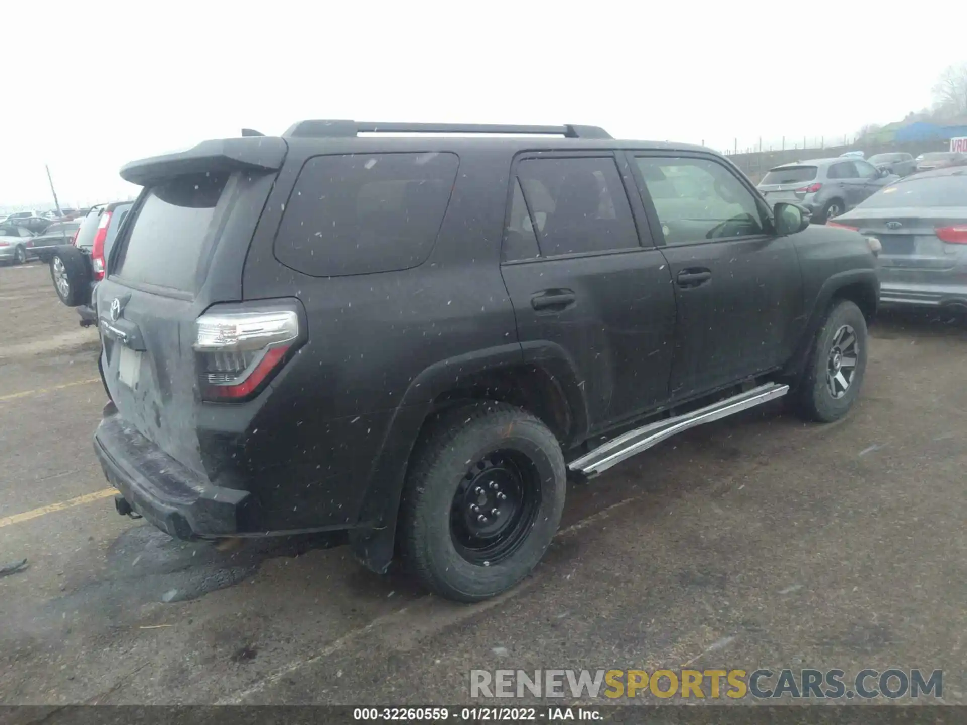 4 Photograph of a damaged car JTERU5JR8M5929296 TOYOTA 4RUNNER 2021