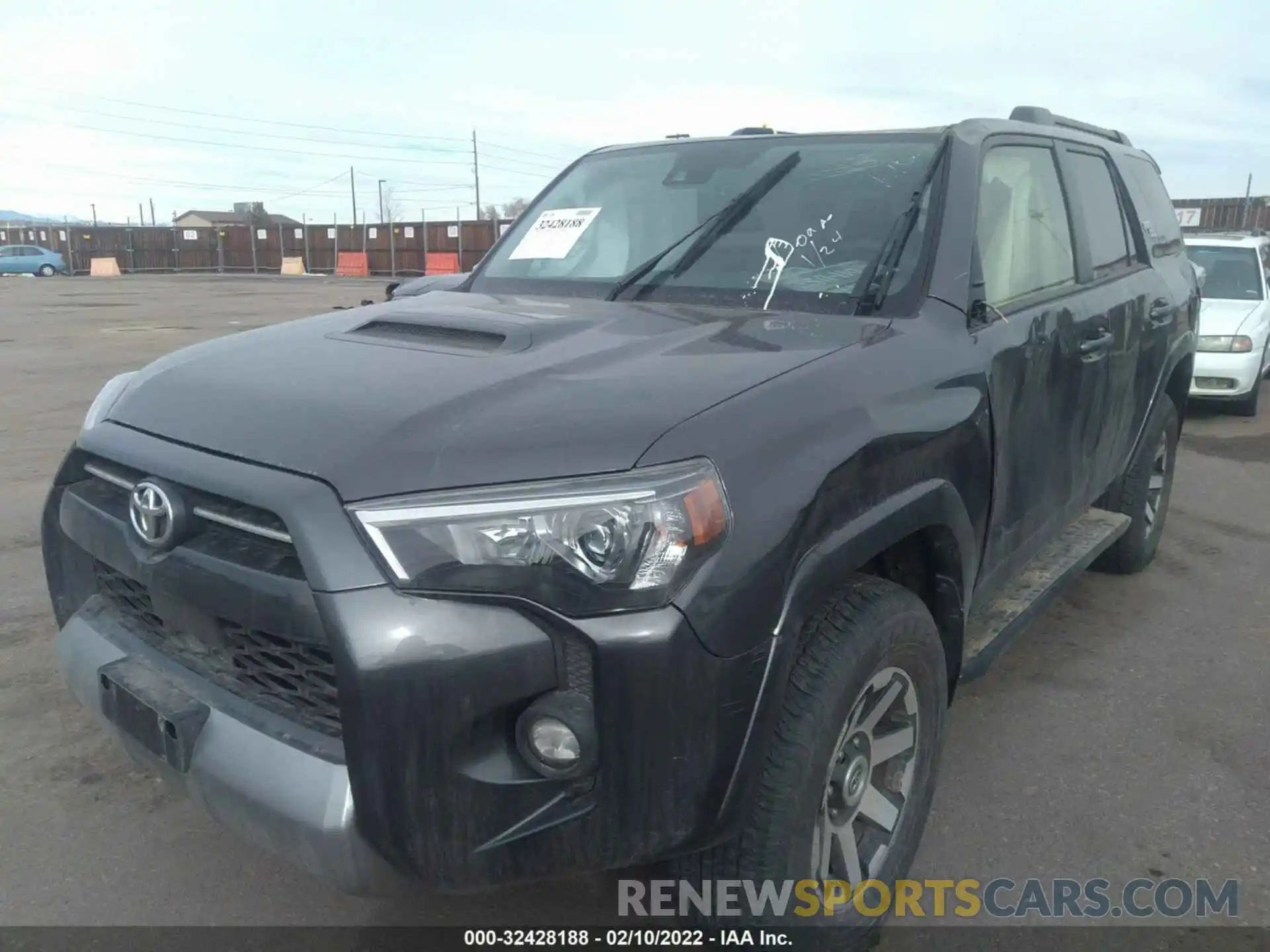 2 Photograph of a damaged car JTERU5JR8M5931744 TOYOTA 4RUNNER 2021