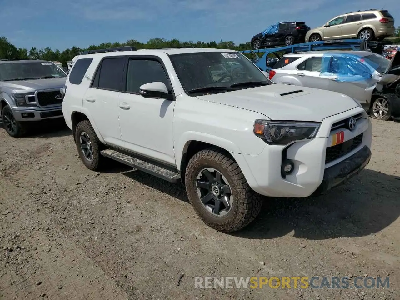 4 Photograph of a damaged car JTERU5JR9M5855080 TOYOTA 4RUNNER 2021