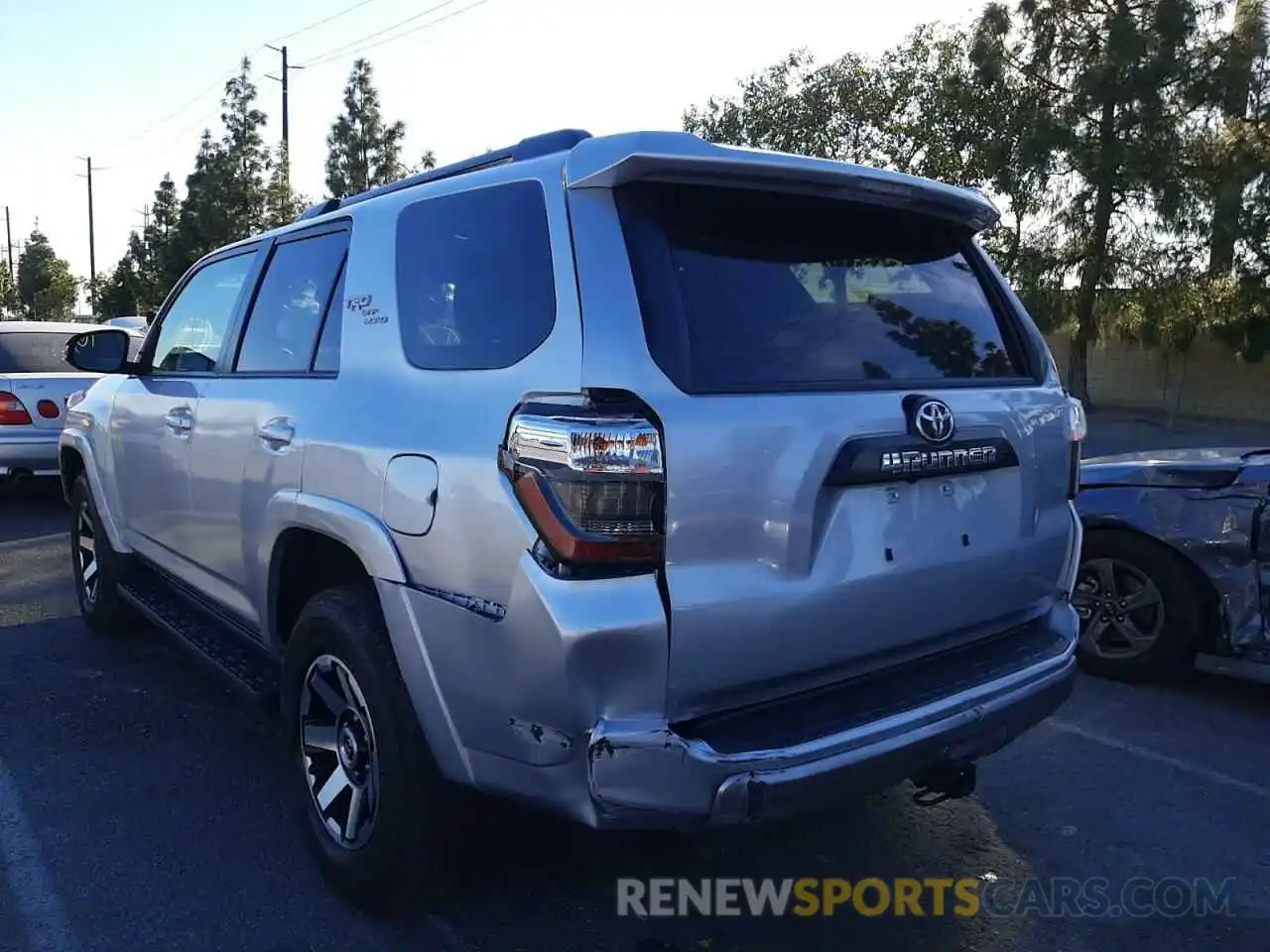 3 Photograph of a damaged car JTERU5JR9M5929548 TOYOTA 4RUNNER 2021