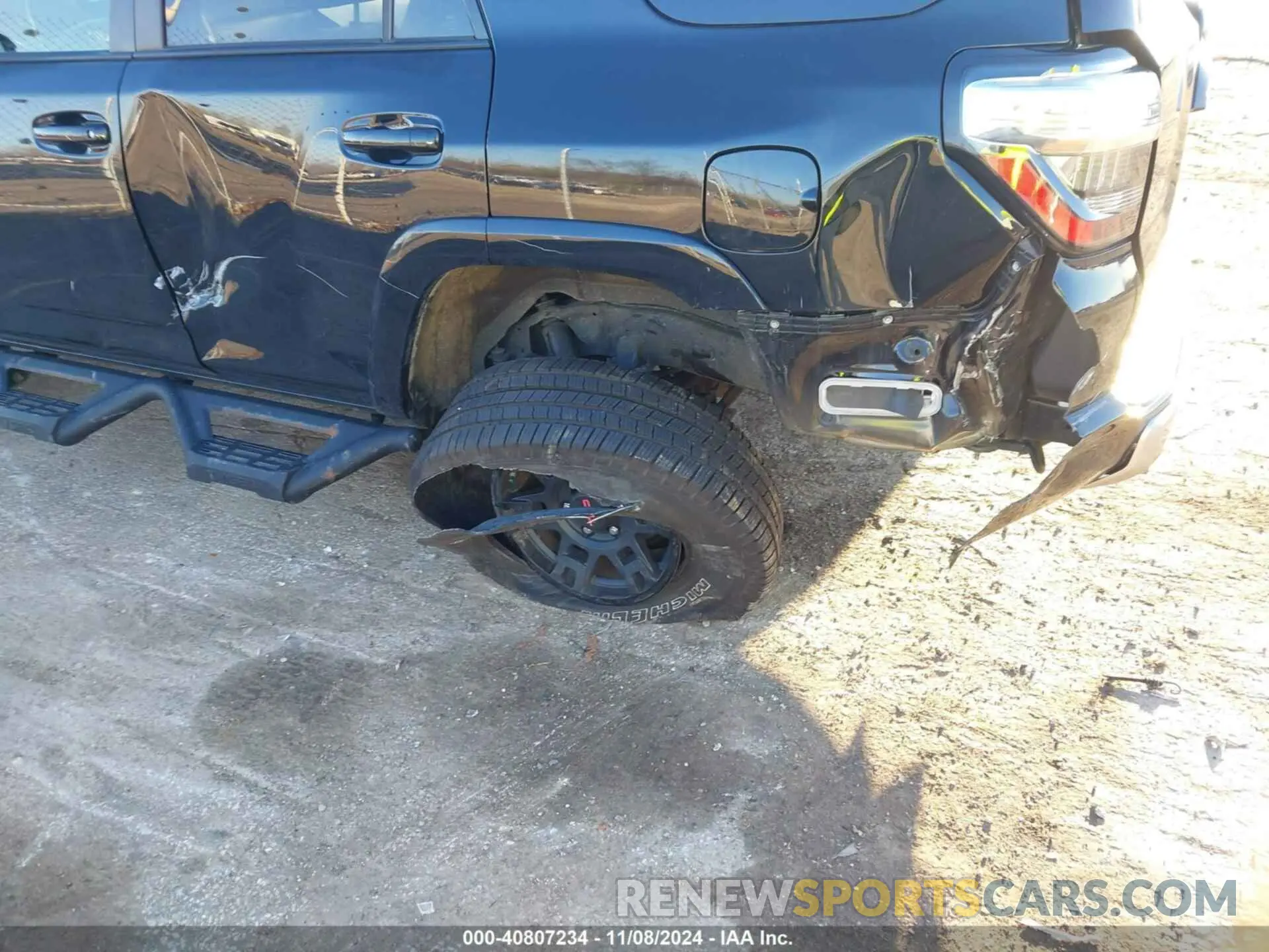 6 Photograph of a damaged car JTERU5JR9M5969497 TOYOTA 4RUNNER 2021
