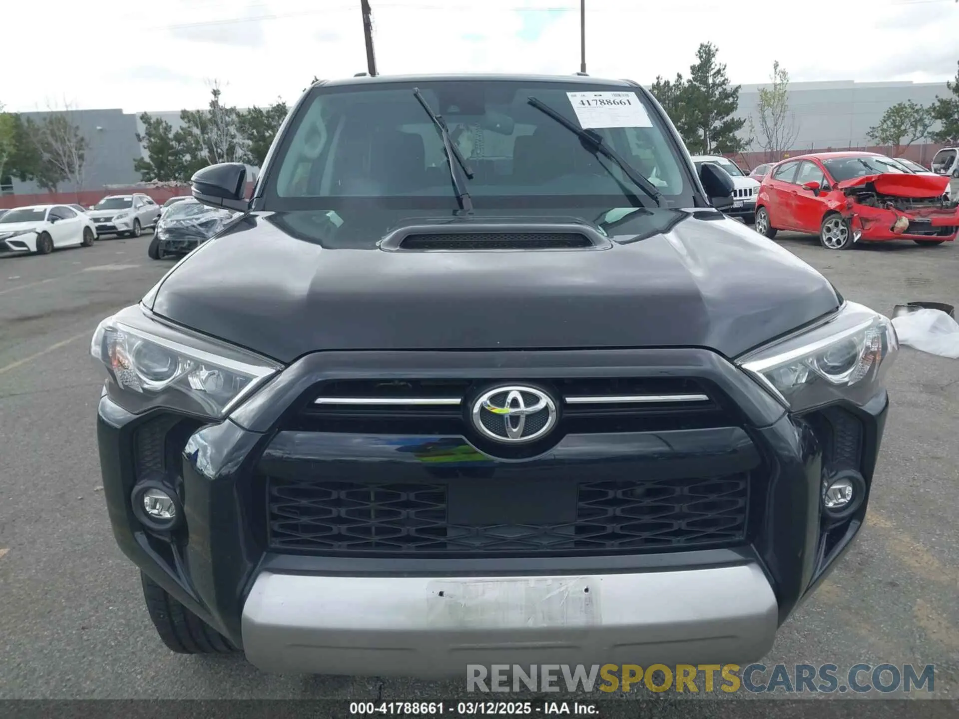 12 Photograph of a damaged car JTERU5JRXM5877816 TOYOTA 4RUNNER 2021