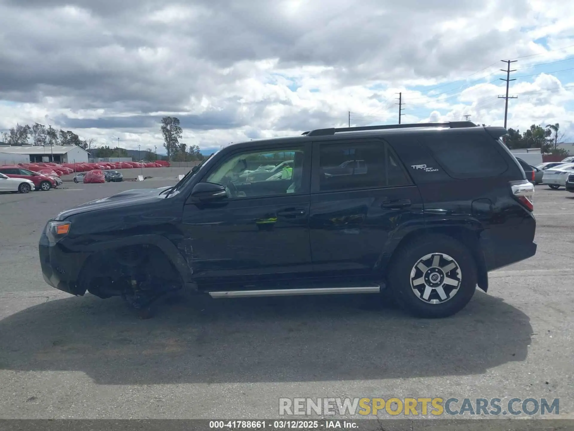 14 Photograph of a damaged car JTERU5JRXM5877816 TOYOTA 4RUNNER 2021
