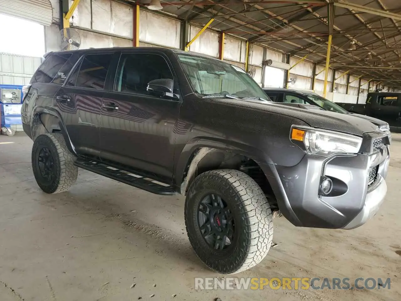 4 Photograph of a damaged car JTERU5JRXM5948349 TOYOTA 4RUNNER 2021