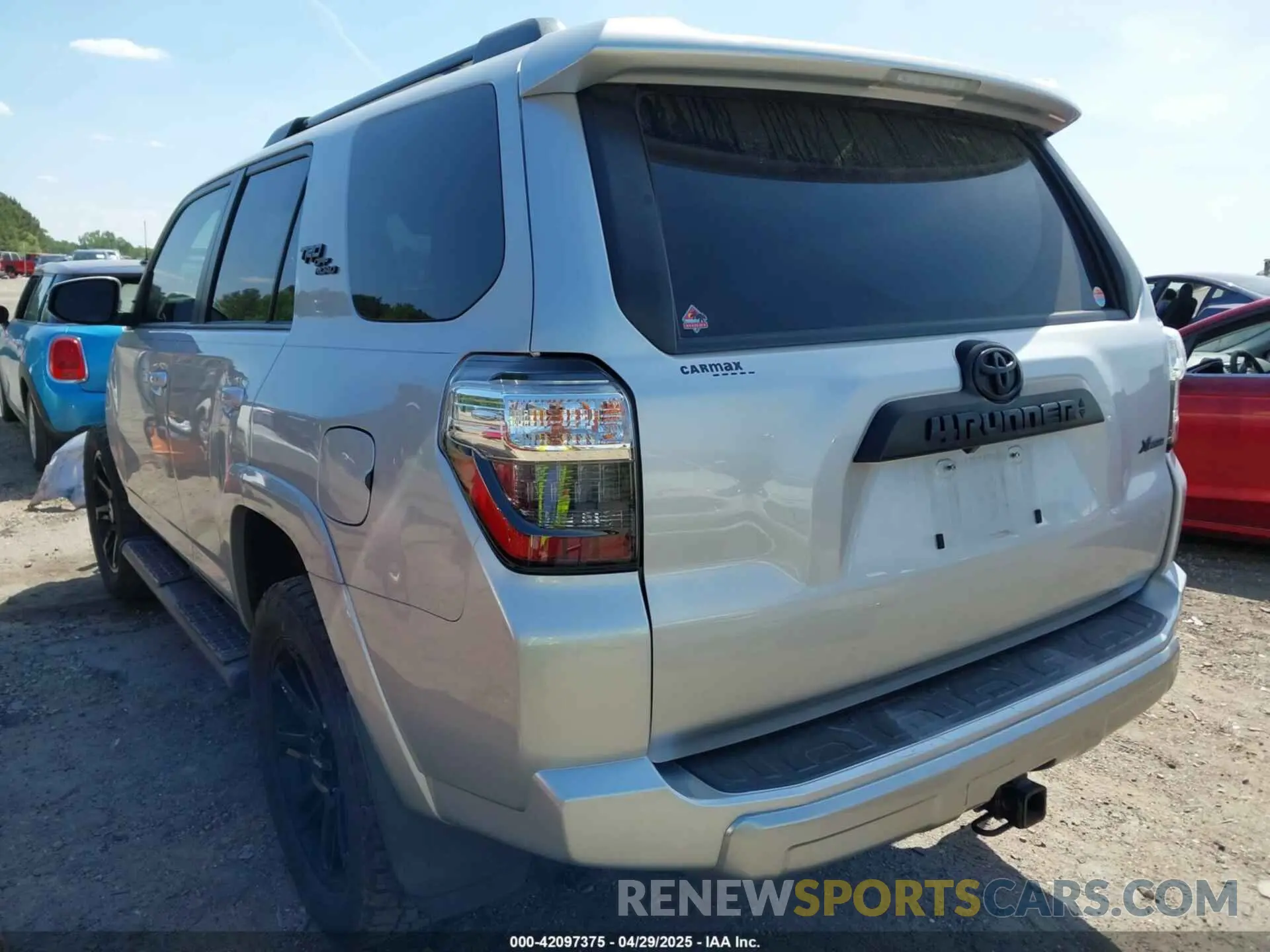 3 Photograph of a damaged car JTERU5JRXM5964177 TOYOTA 4RUNNER 2021